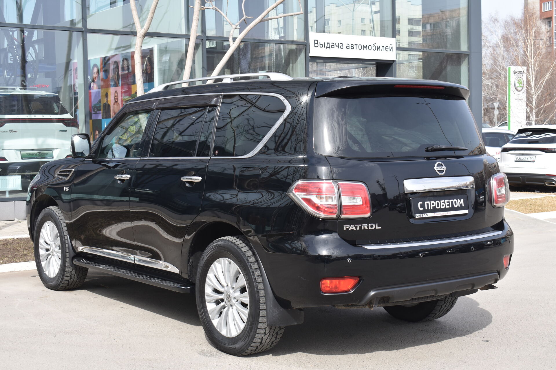 Nissan Patrol, VI (Y62) Рестайлинг 5.6 AT (405 л.с.) 4WD 2014