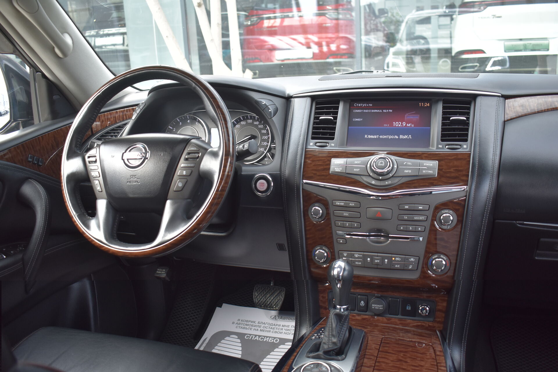 Nissan Patrol, VI (Y62) Рестайлинг 5.6 AT (405 л.с.) 4WD 2014