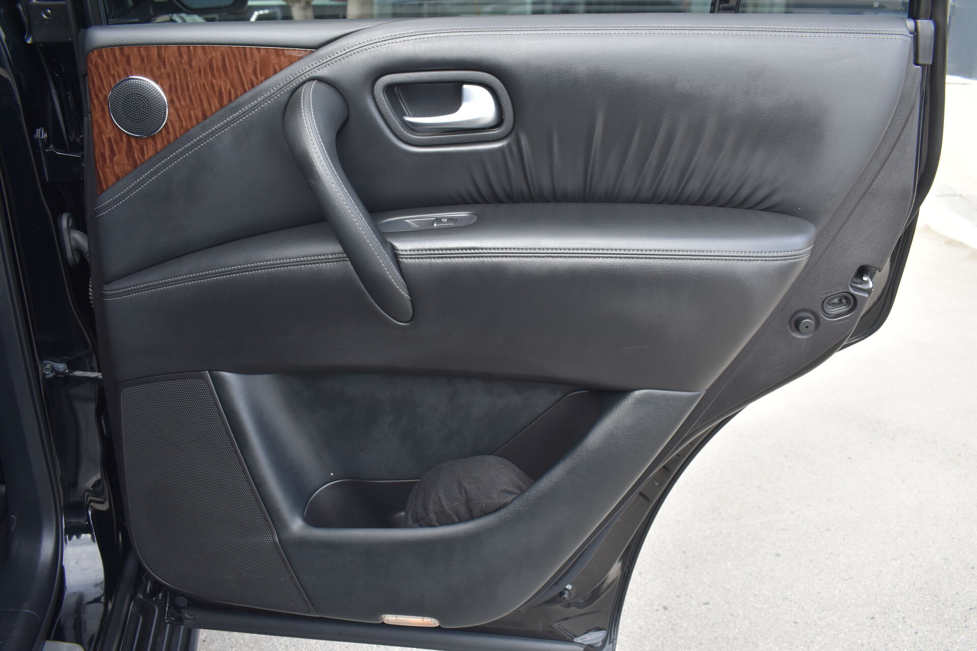 Nissan Patrol, VI (Y62) Рестайлинг 5.6 AT (405 л.с.) 4WD 2014