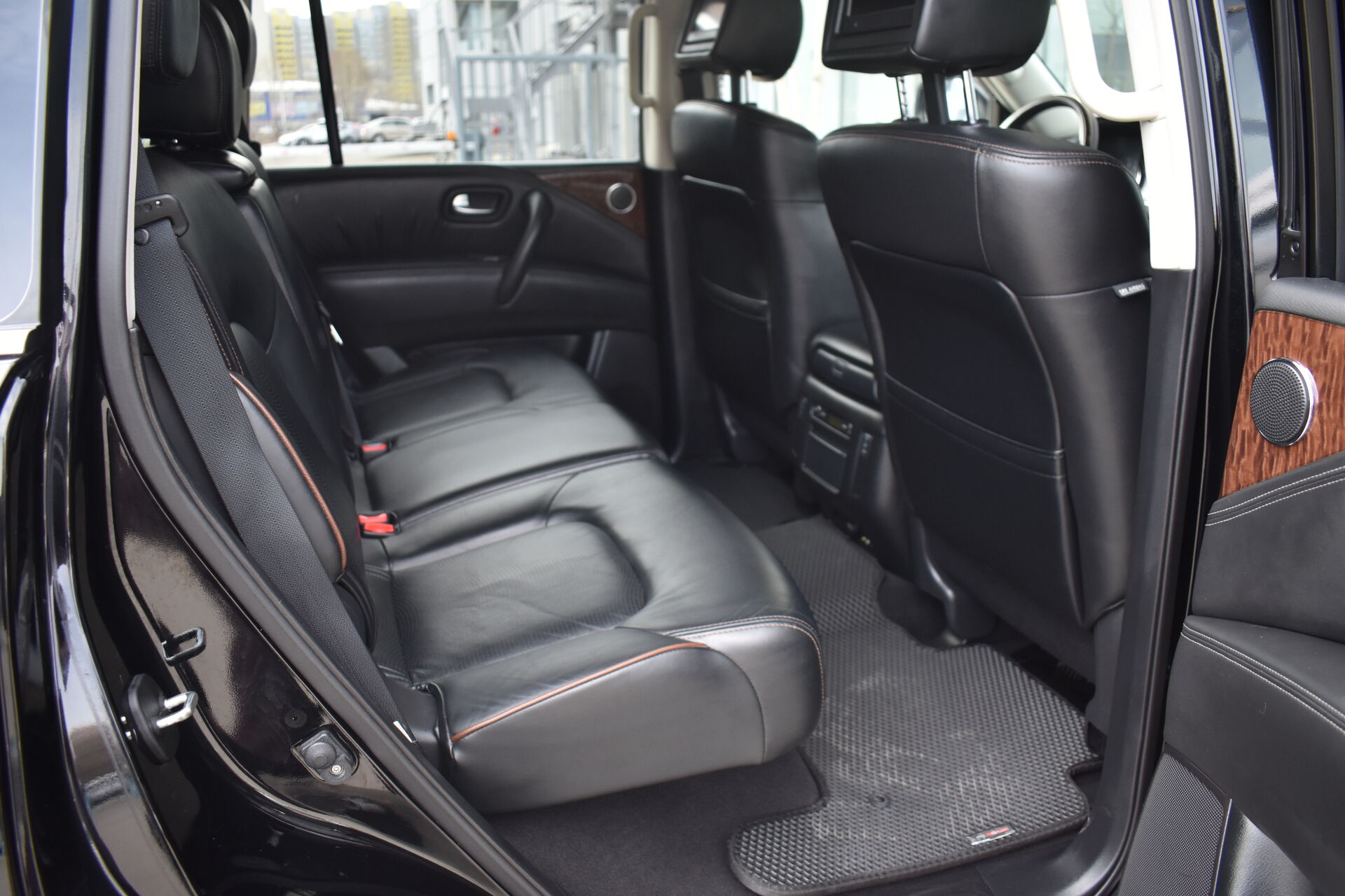 Nissan Patrol, VI (Y62) Рестайлинг 5.6 AT (405 л.с.) 4WD 2014