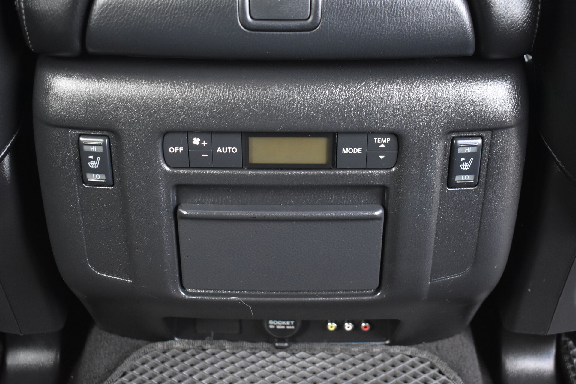 Nissan Patrol, VI (Y62) Рестайлинг 5.6 AT (405 л.с.) 4WD 2014