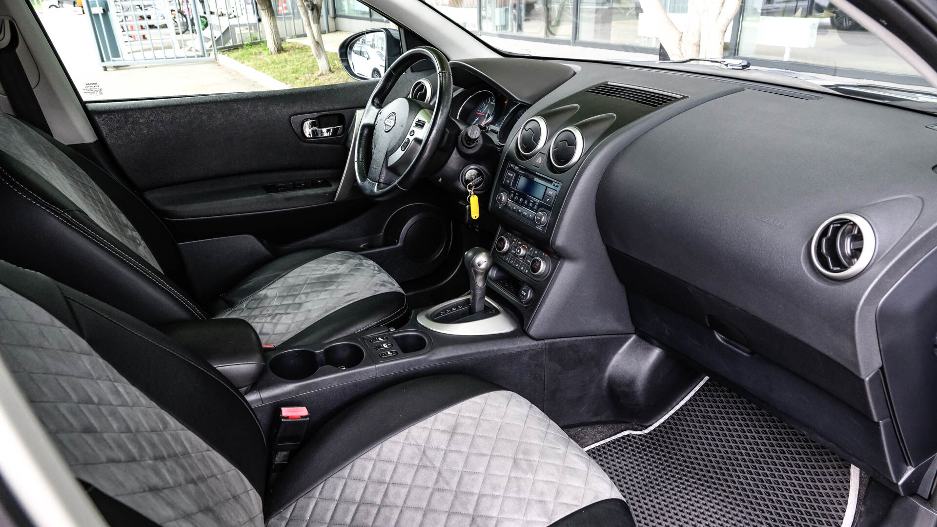 Nissan Qashqai, I Рестайлинг 1.6 CVT (117 л.с.) 2012