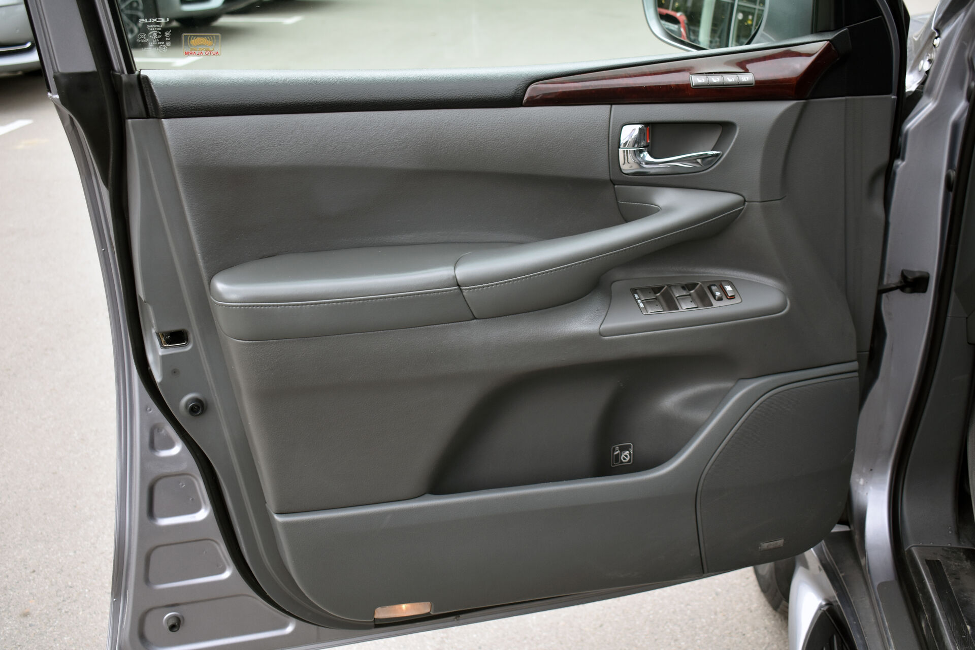 Lexus LX, III 570 5.7 AT (383 л.с.) 4WD 2008