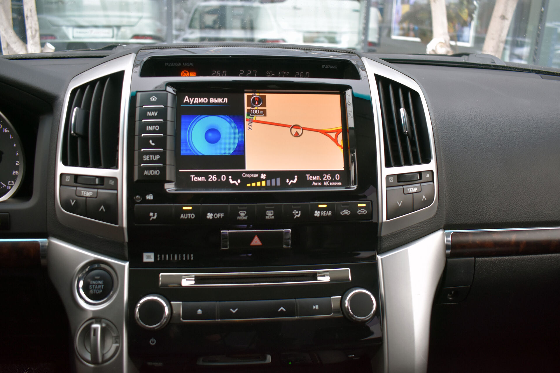 Toyota Land Cruiser, 70 Series Рестайлинг 1 76 4.5d AT (202 л.с.) 4WD 2012