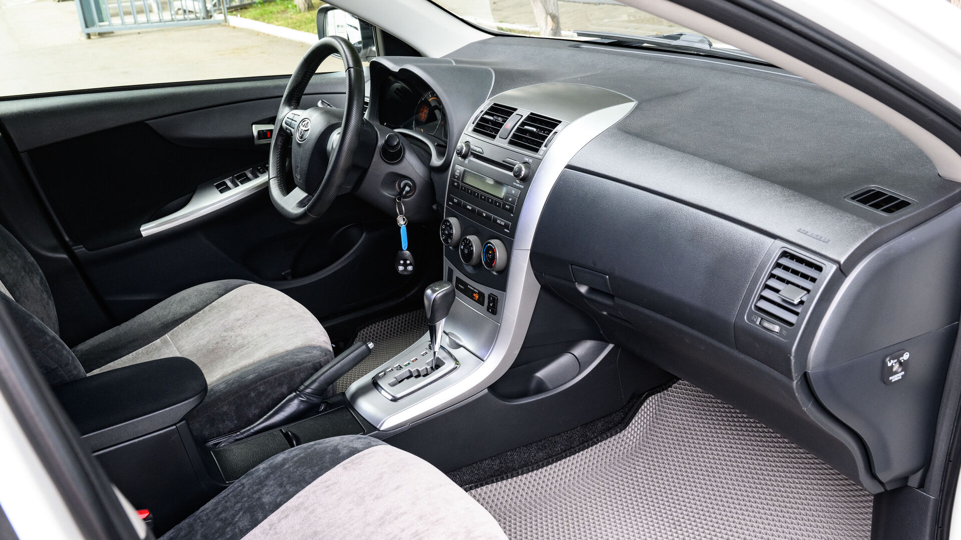 Toyota Corolla, X (E140, E150) Рестайлинг 1.6 AT (124 л.с.) 2011