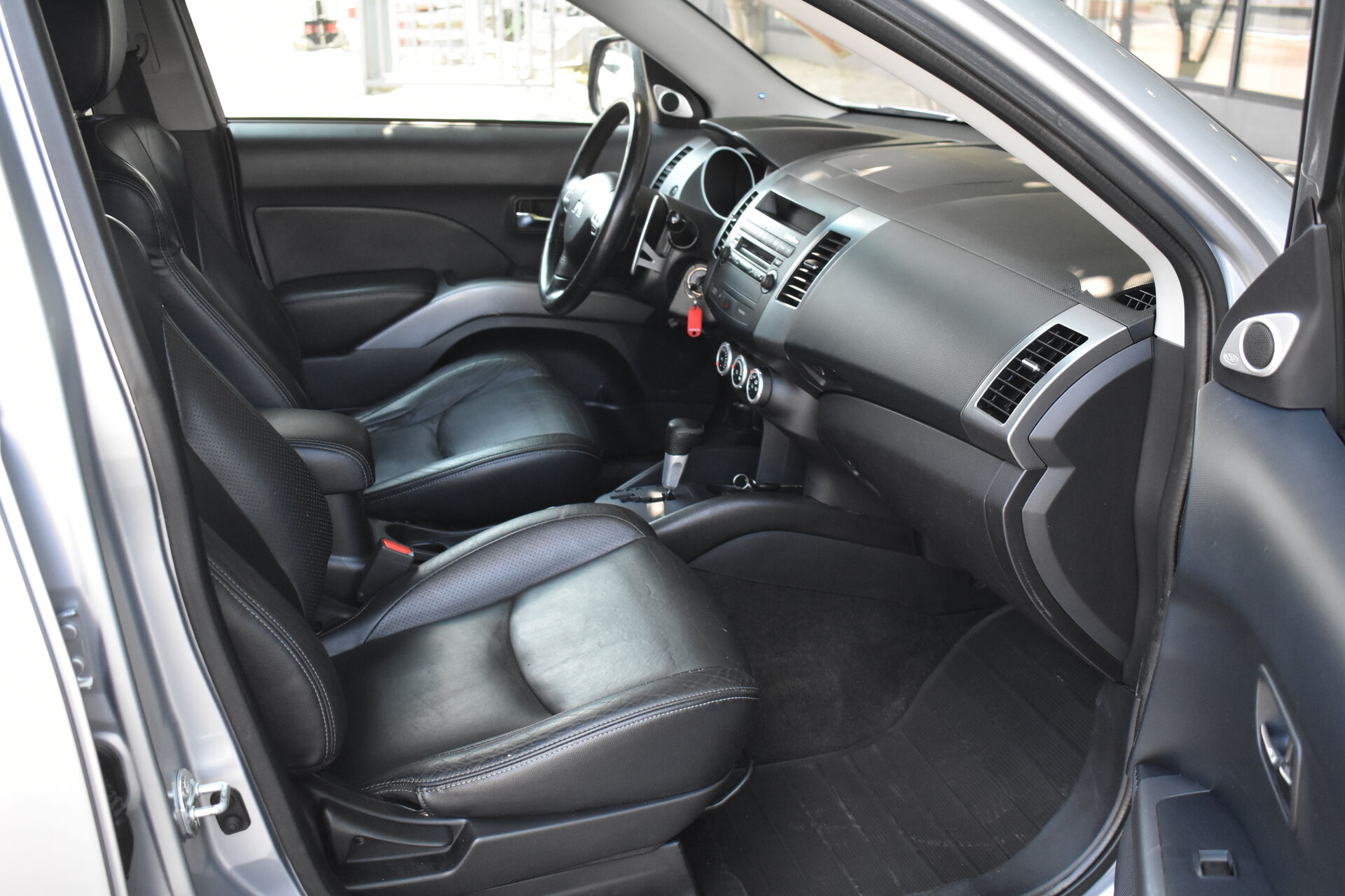 Mitsubishi Outlander, II 3.0 AT (220 л.с.) 4WD 2007