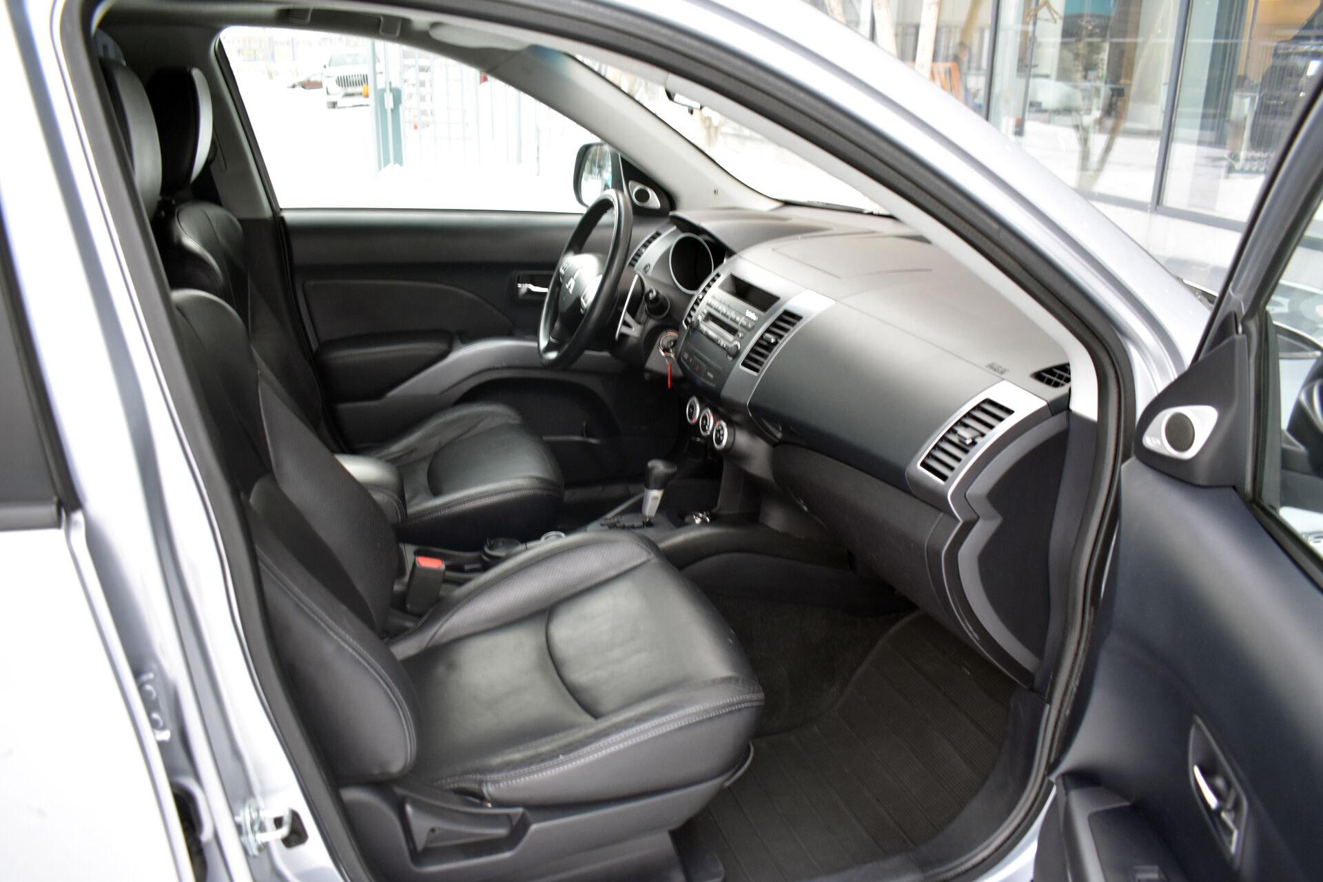 Mitsubishi Outlander, II 3.0 AT (220 л.с.) 4WD 2007