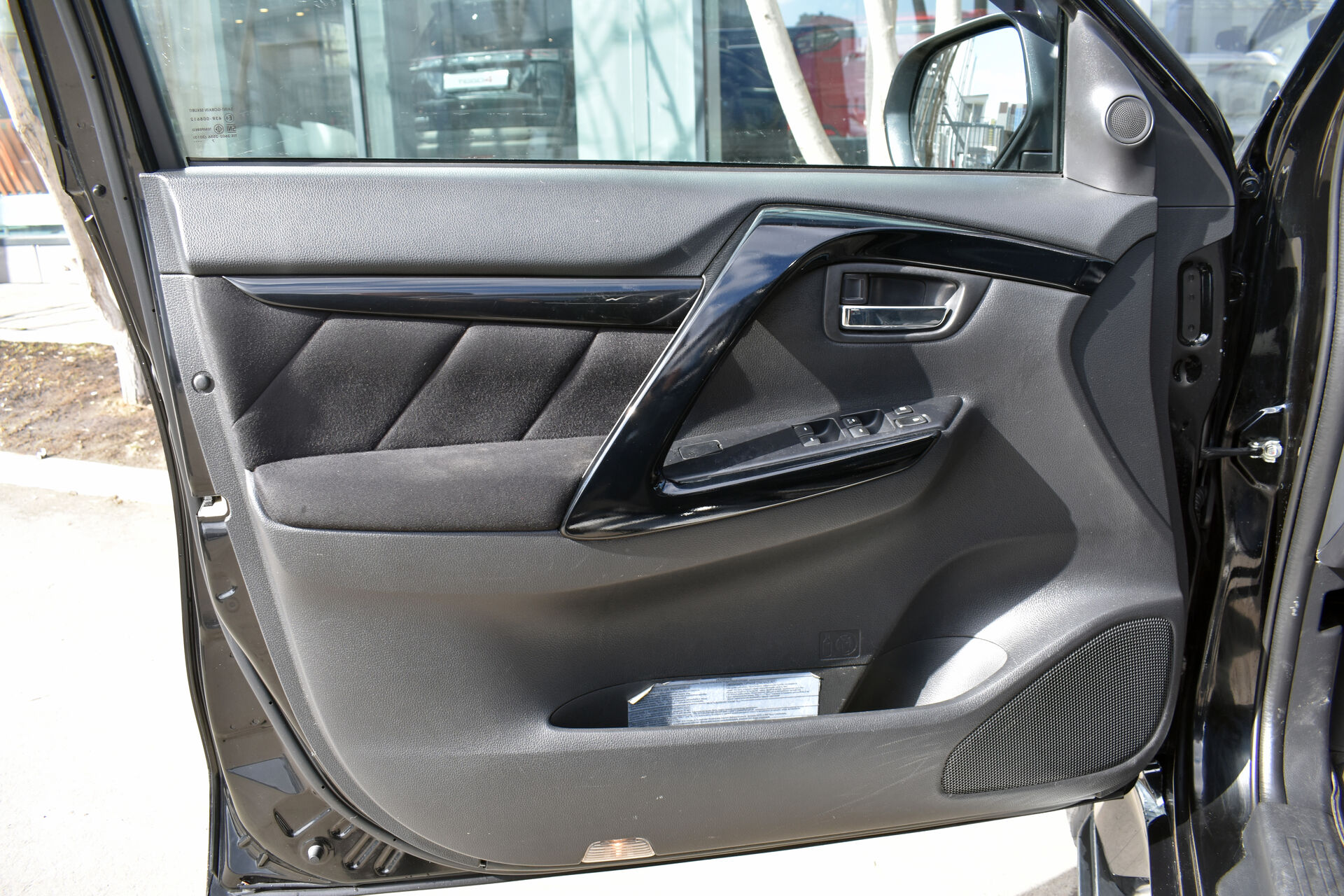 Mitsubishi Pajero Sport, III 2.4d AT (181 л.с.) 4WD 2017