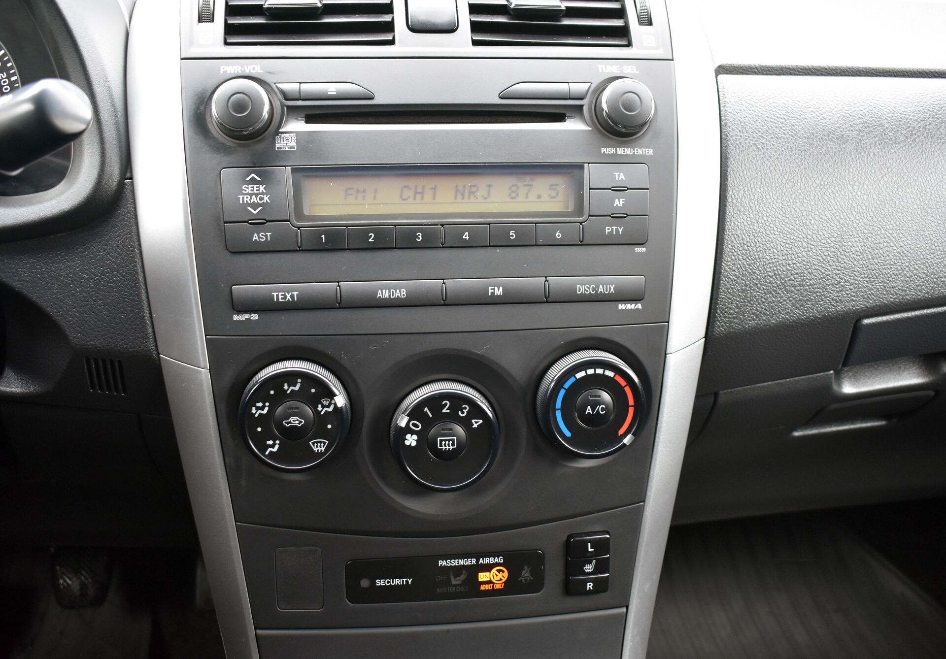 Toyota Corolla, X (E140, E150) Рестайлинг 1.6 MT (124 л.с.) 2010