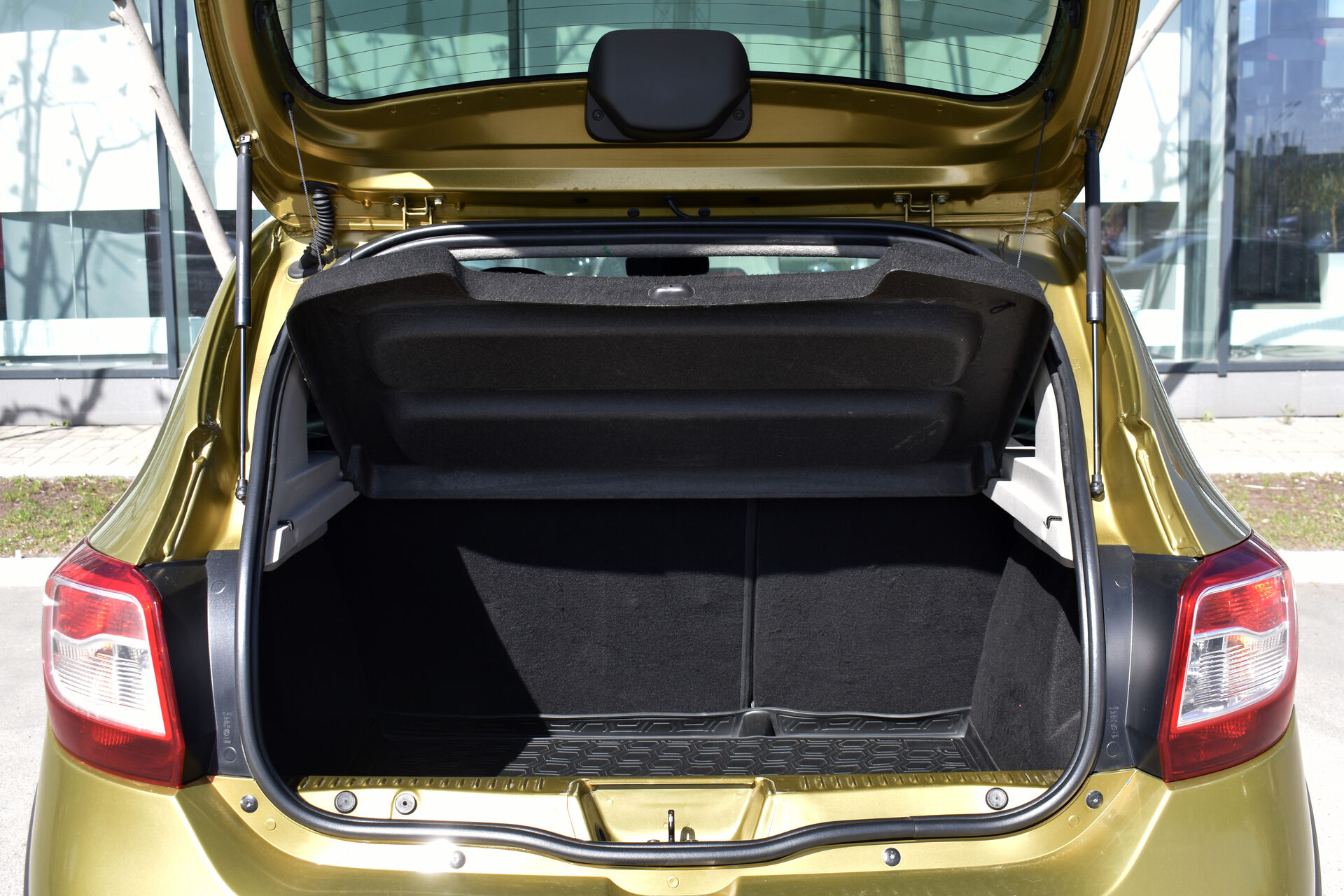 Renault Sandero, II Stepway 1.6 AT (102 л.с.) 2017