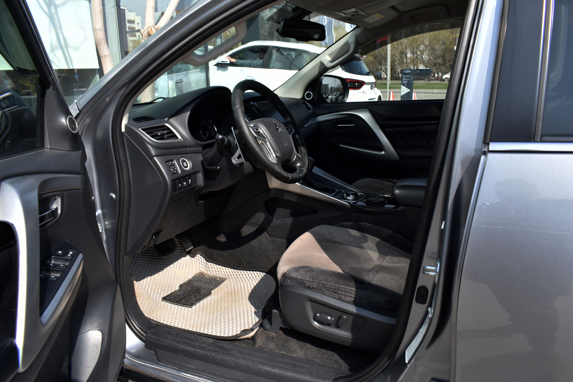 Mitsubishi Pajero Sport, III 2.4d AT (181 л.с.) 4WD 2017