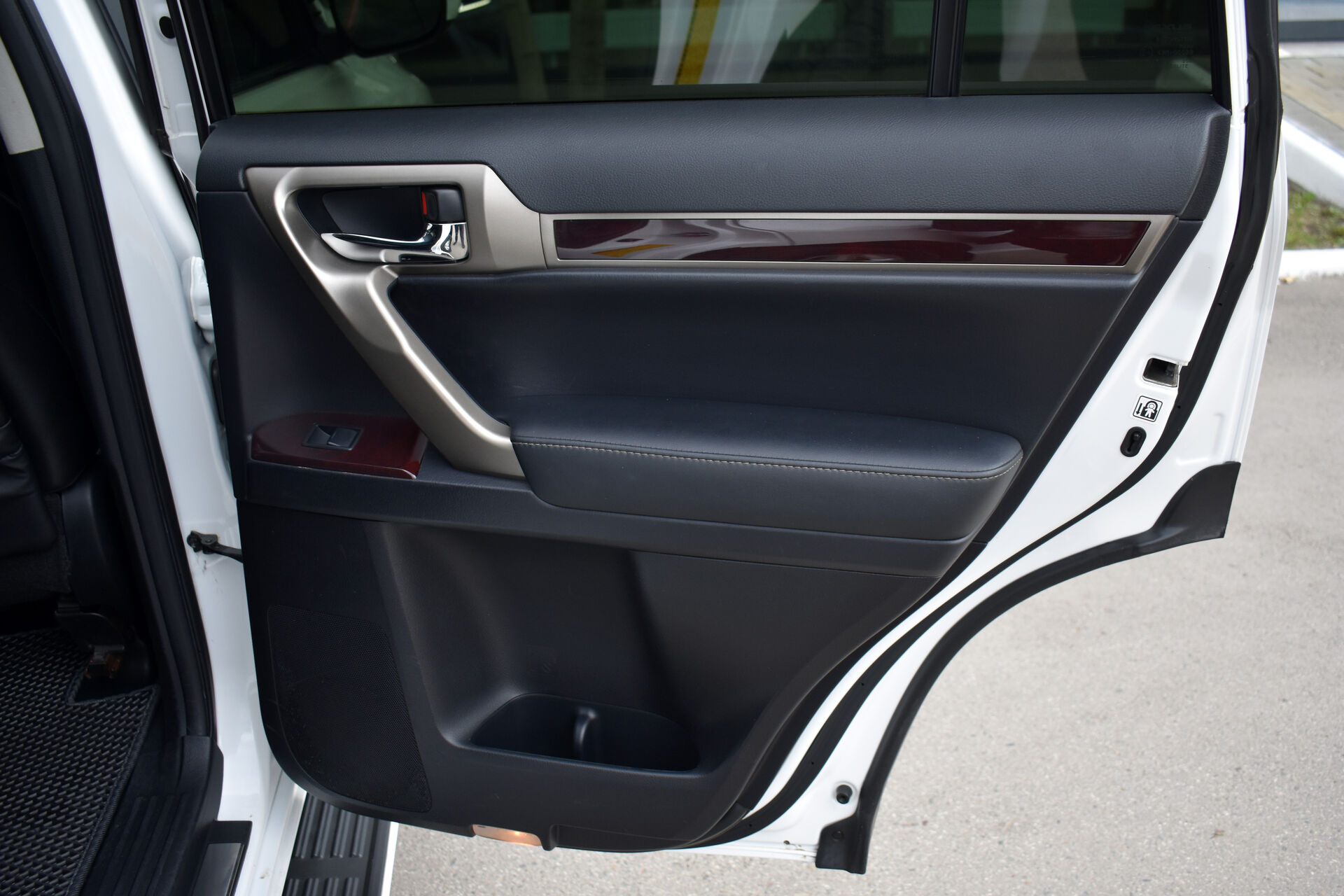 Lexus GX, II Рестайлинг 460 4.6 AT (296 л.с.) 4WD 2014