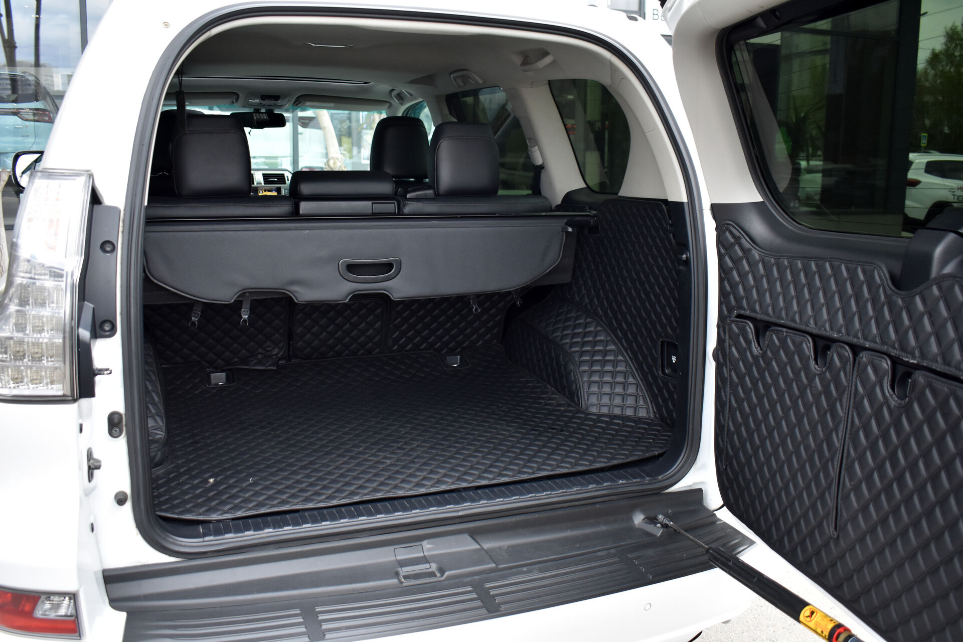 Lexus GX, II Рестайлинг 460 4.6 AT (296 л.с.) 4WD 2014