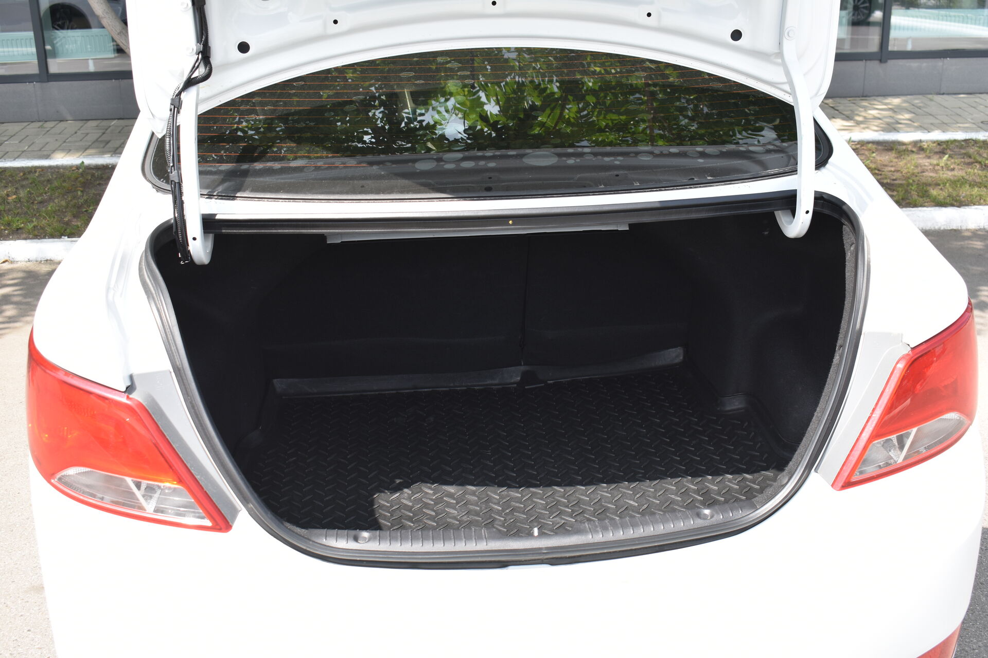 Hyundai Solaris, I Рестайлинг 1.6 AT (123 л.с.) 2015