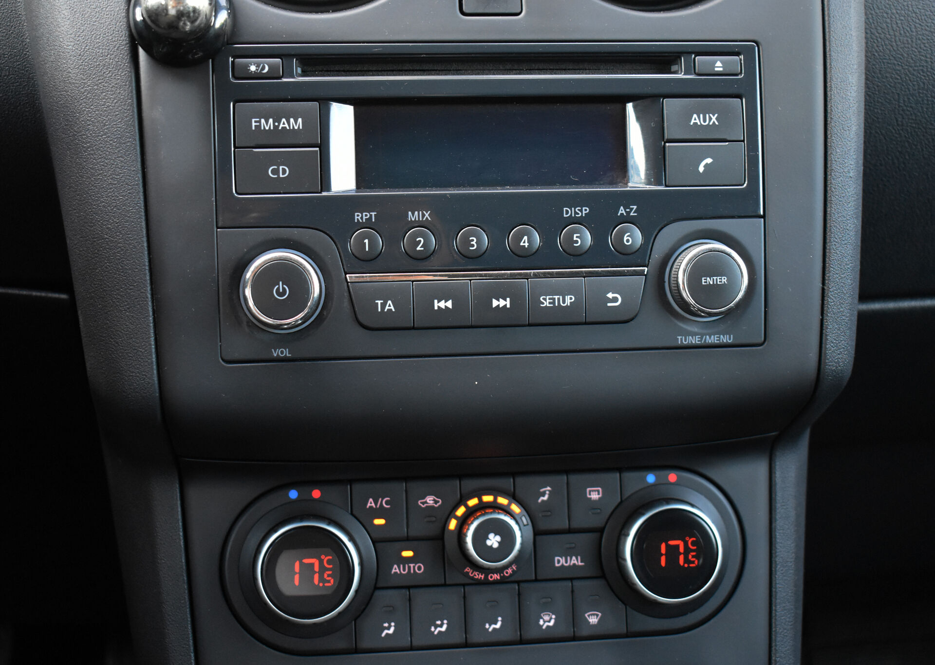 Nissan Qashqai, I Рестайлинг 1.6 CVT (117 л.с.) 2012