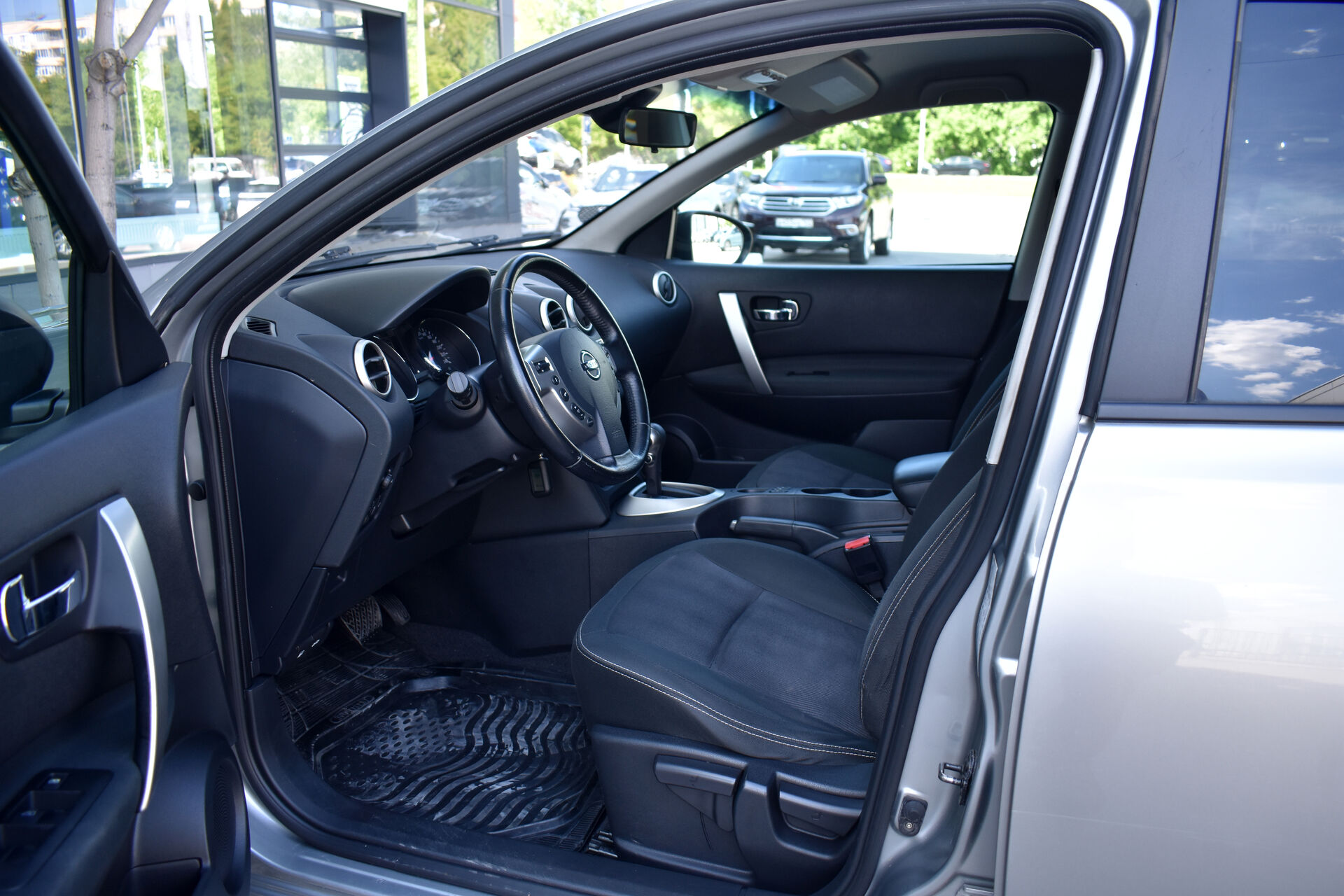 Nissan Qashqai, I Рестайлинг 1.6 CVT (117 л.с.) 2012