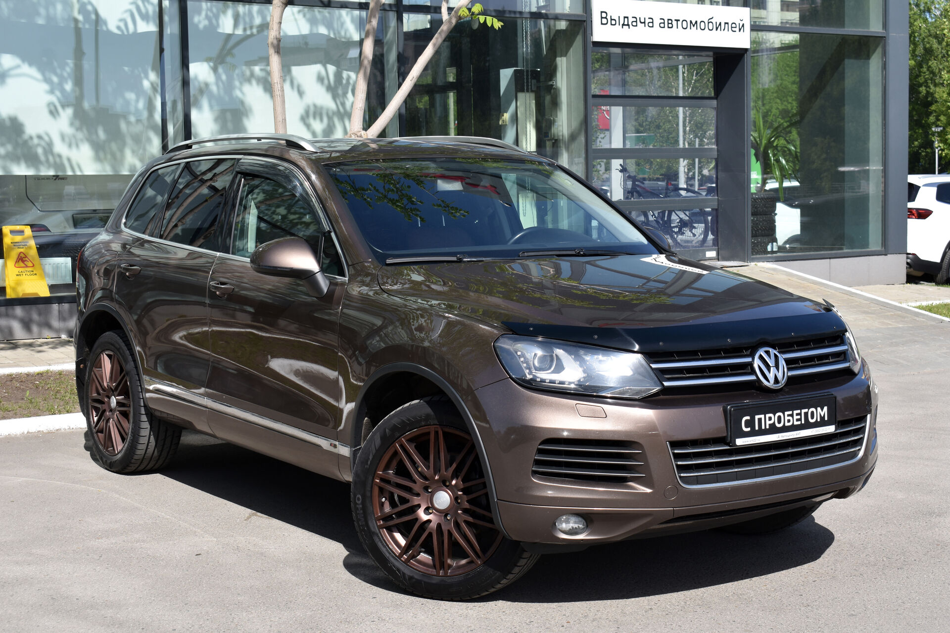Volkswagen Touareg, II 3.6 AT (249 л.с.) 4WD 2012