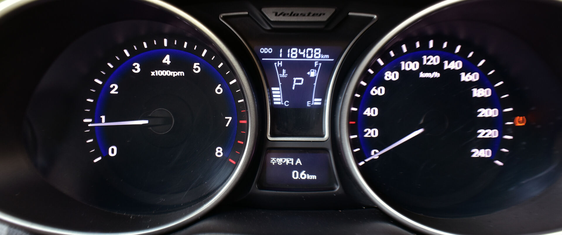 Hyundai Veloster, I 1.6 AT (132 л.с.) 2011