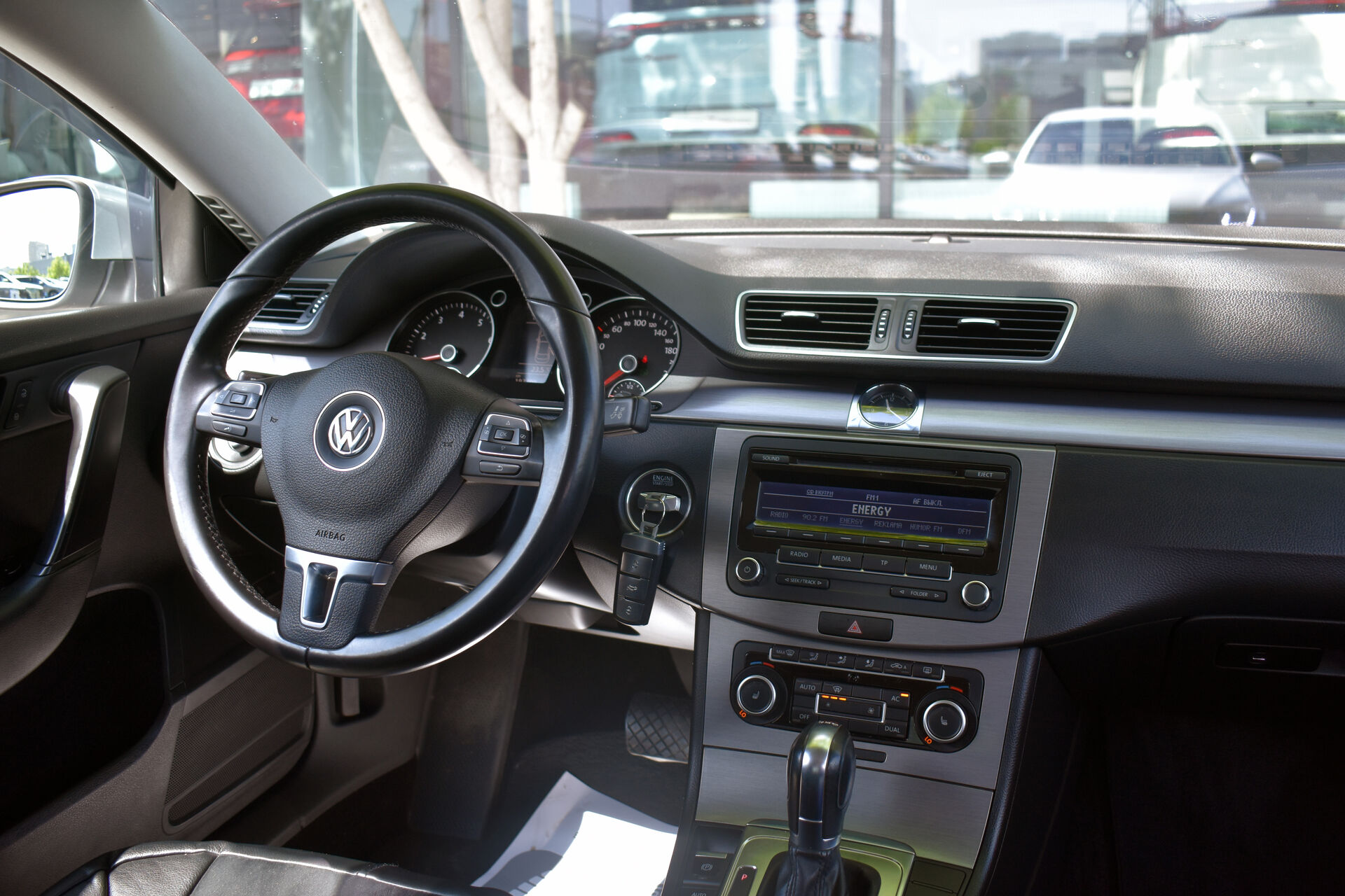 Volkswagen Passat, B7 1.8 AMT (152 л.с.) 2011