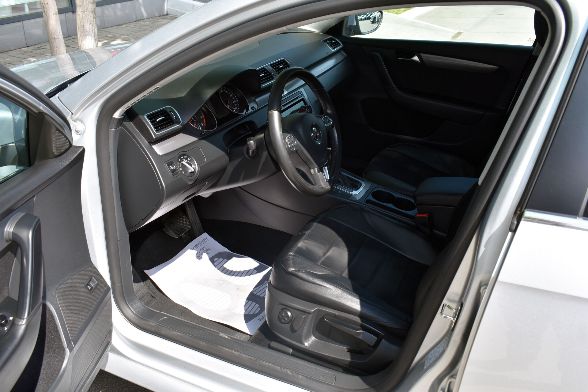 Volkswagen Passat, B7 1.8 AMT (152 л.с.) 2011