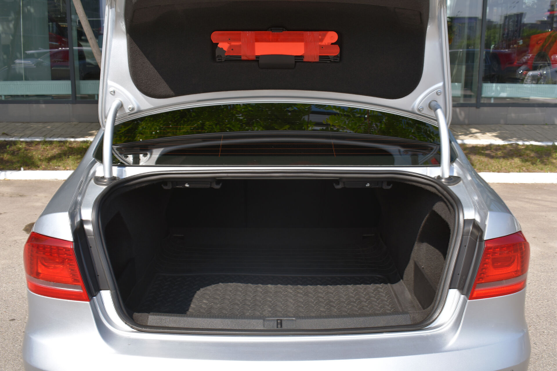 Volkswagen Passat, B7 1.8 AMT (152 л.с.) 2011