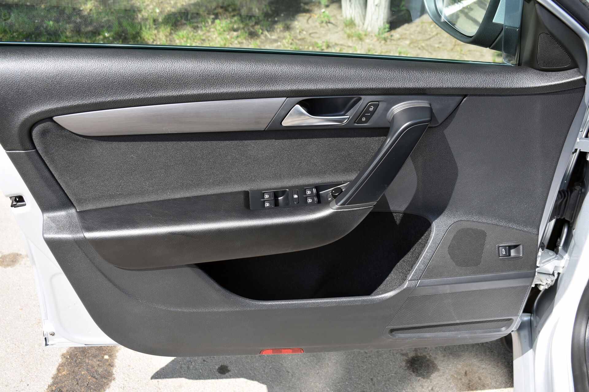 Volkswagen Passat, B7 1.8 AMT (152 л.с.) 2011