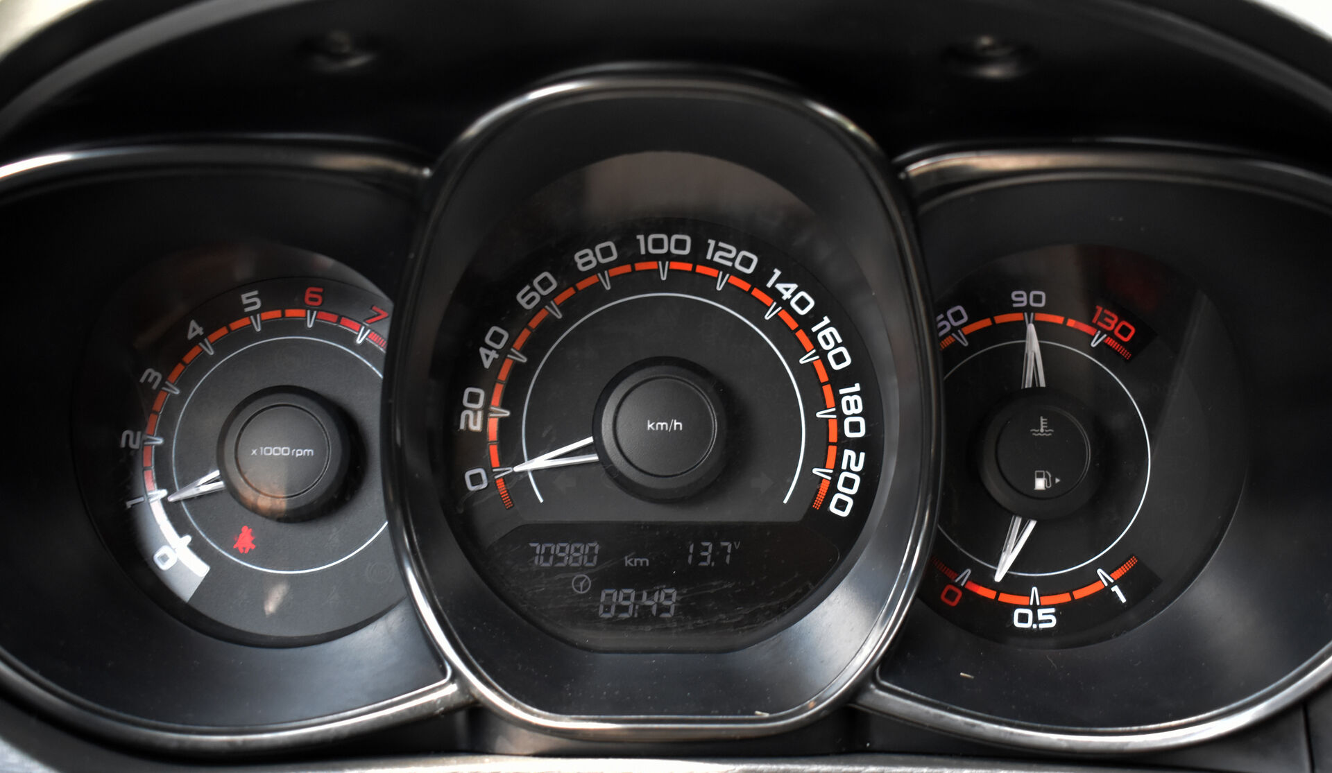 Lada (ВАЗ) Vesta, I 1.6 MT (106 л.с.) 2017