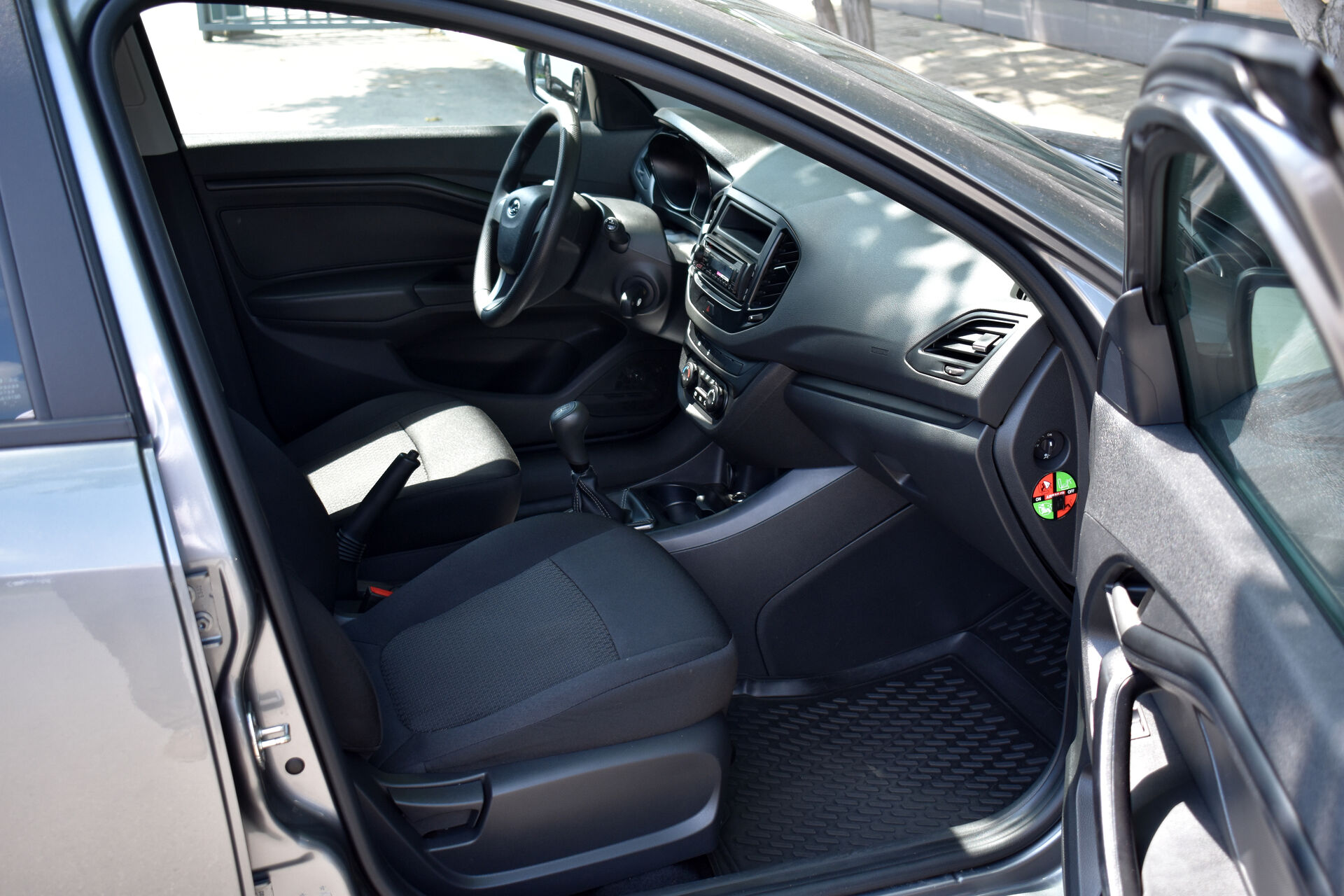 Lada (ВАЗ) Vesta, I 1.6 MT (106 л.с.) 2017