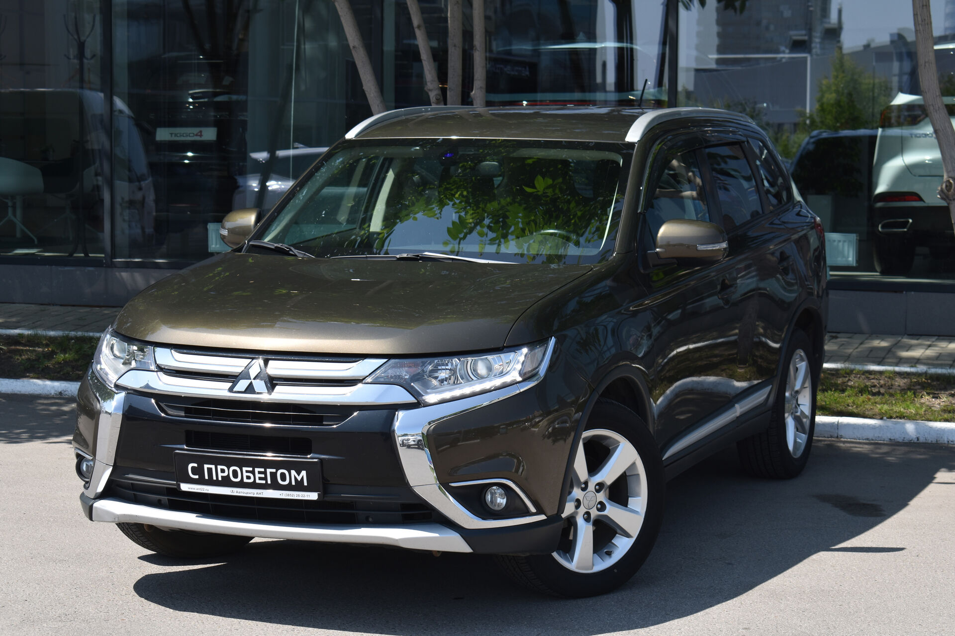 Mitsubishi Outlander, III Рестайлинг 2.0 CVT (146 л.с.) 4WD 2015