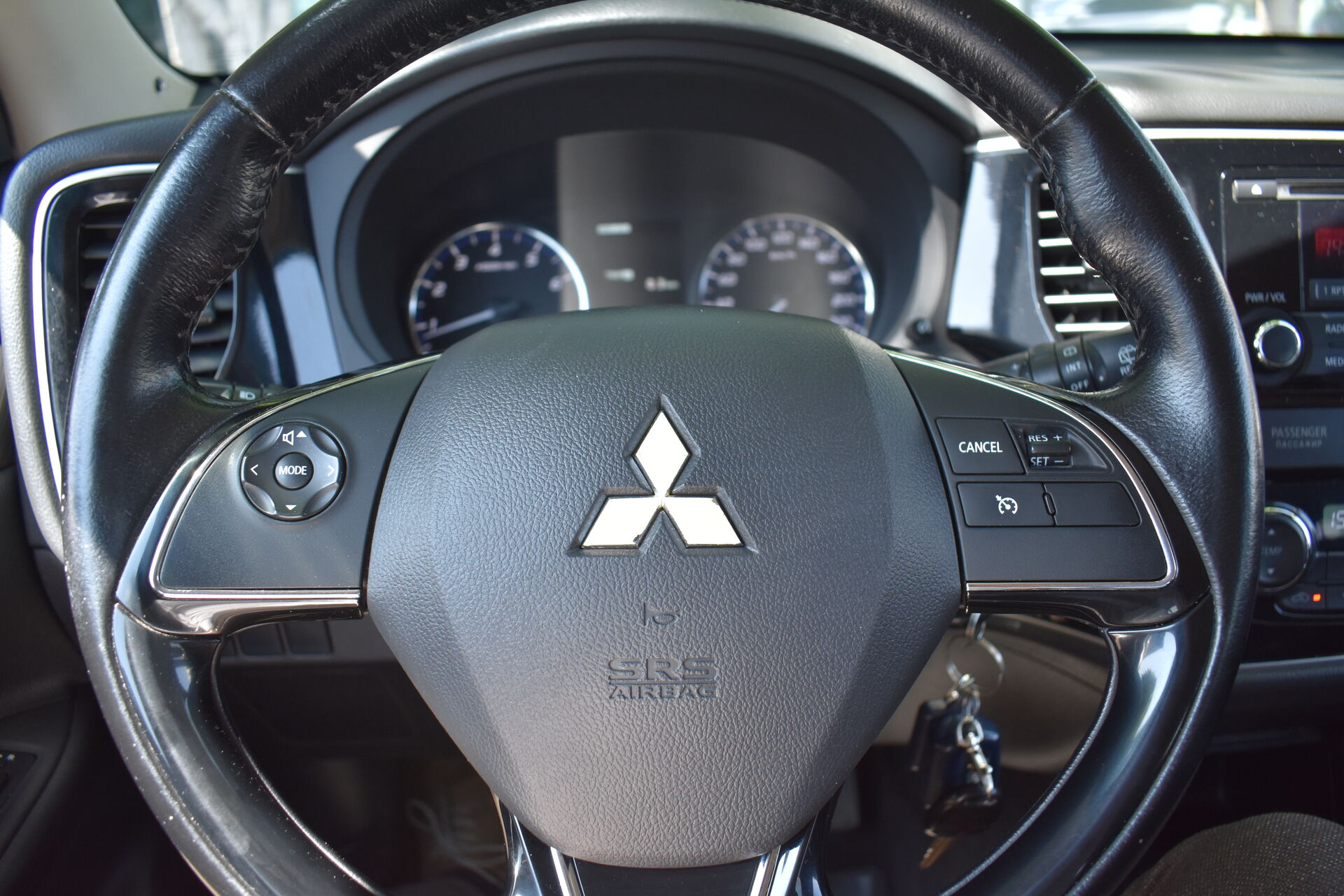 Mitsubishi Outlander, III Рестайлинг 2.0 CVT (146 л.с.) 4WD 2015