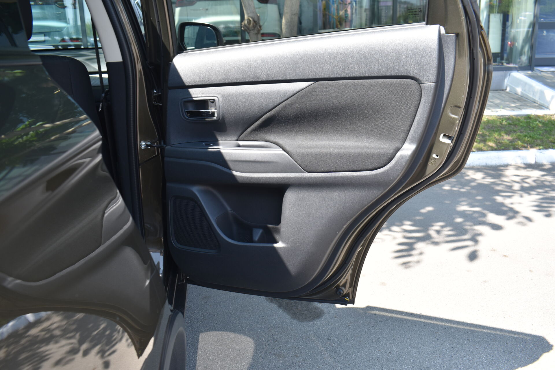 Mitsubishi Outlander, III Рестайлинг 2.0 CVT (146 л.с.) 4WD 2015