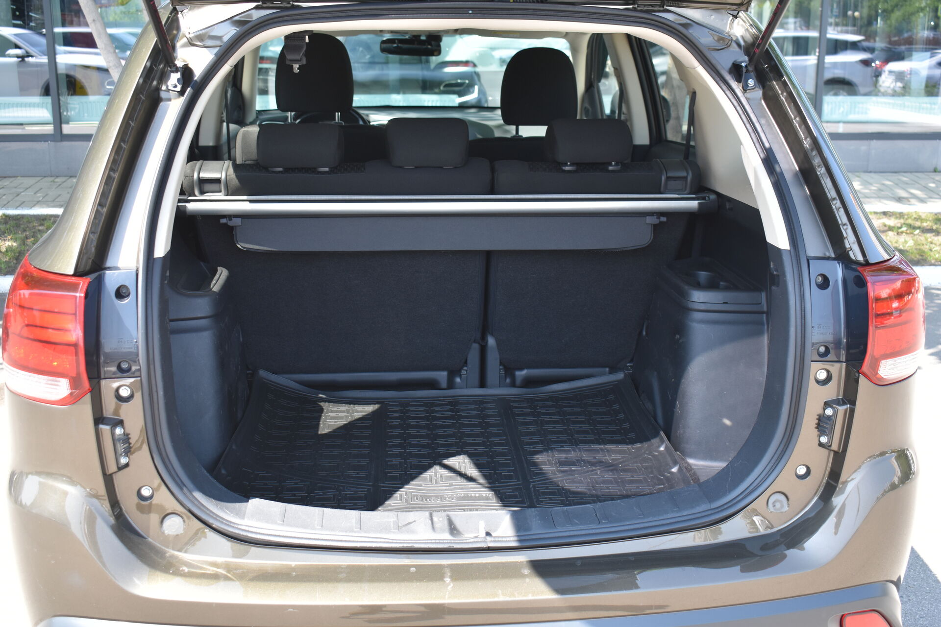 Mitsubishi Outlander, III Рестайлинг 2.0 CVT (146 л.с.) 4WD 2015