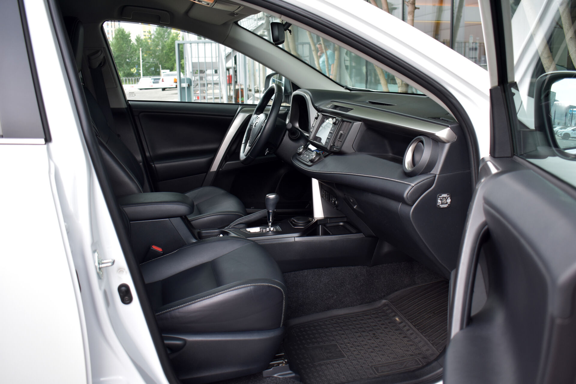 Toyota RAV4, IV (XA40) Рестайлинг 2.0 CVT (146 л.с.) 4WD 2019