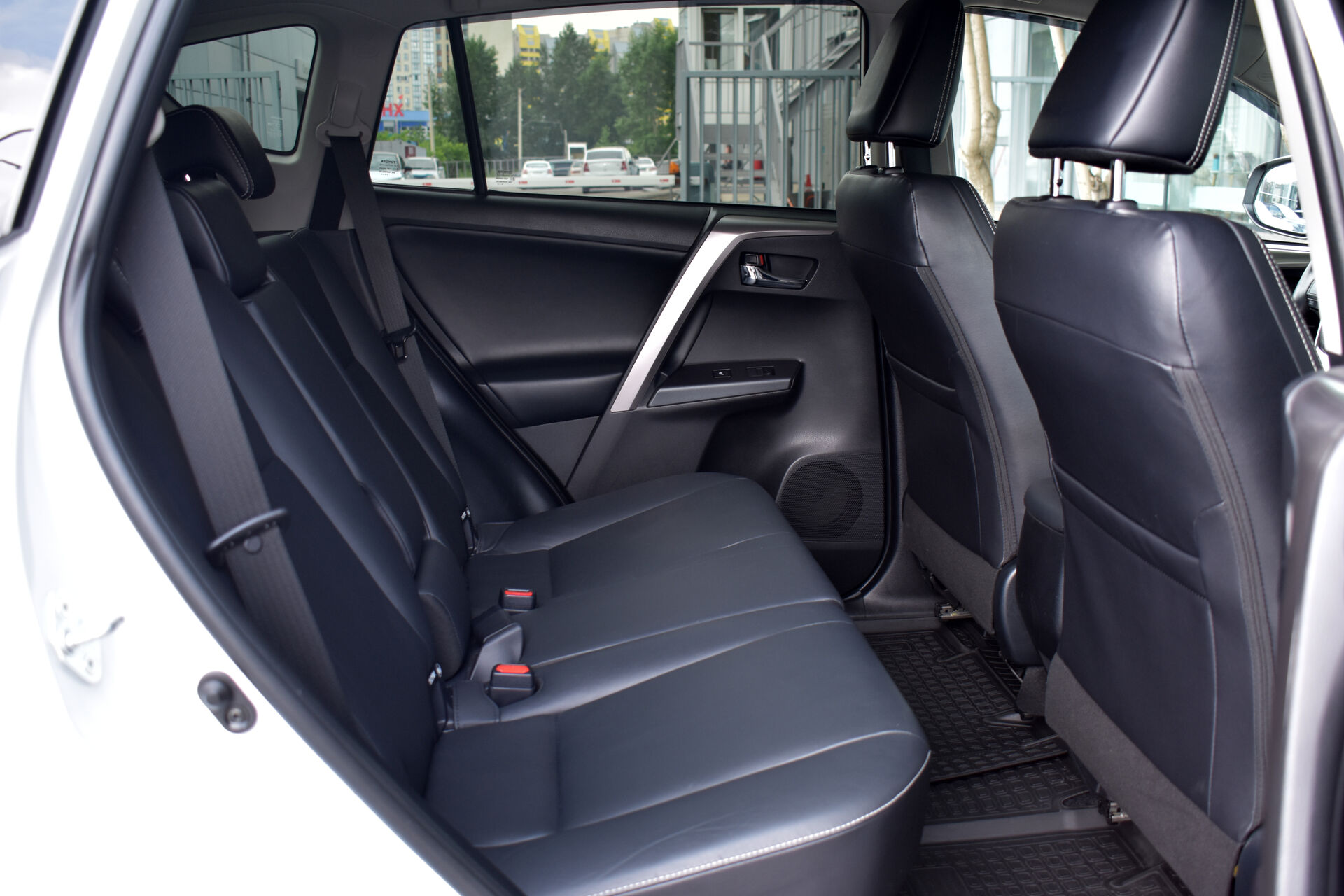 Toyota RAV4, IV (XA40) Рестайлинг 2.0 CVT (146 л.с.) 4WD 2019