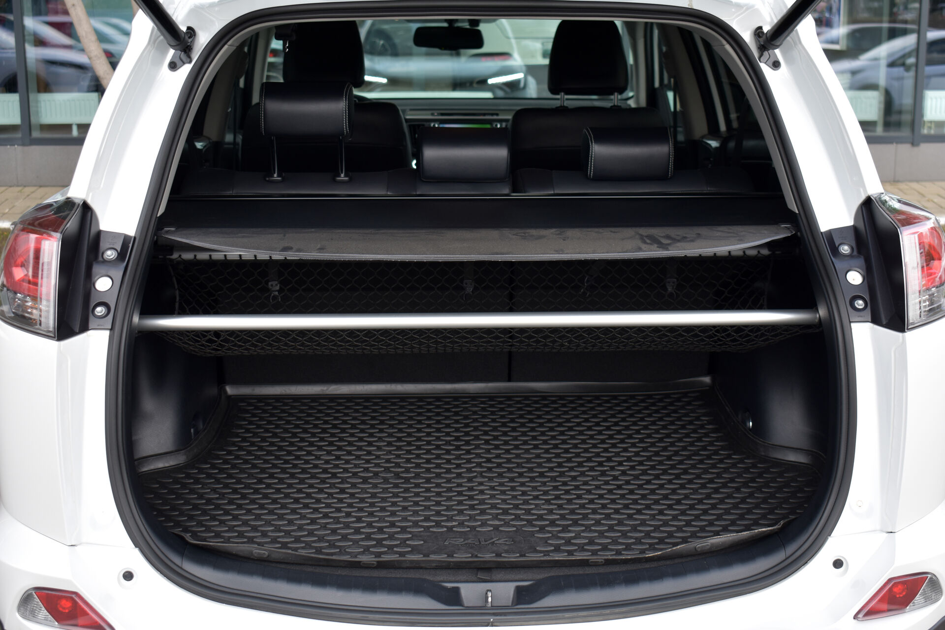 Toyota RAV4, IV (XA40) Рестайлинг 2.0 CVT (146 л.с.) 4WD 2019