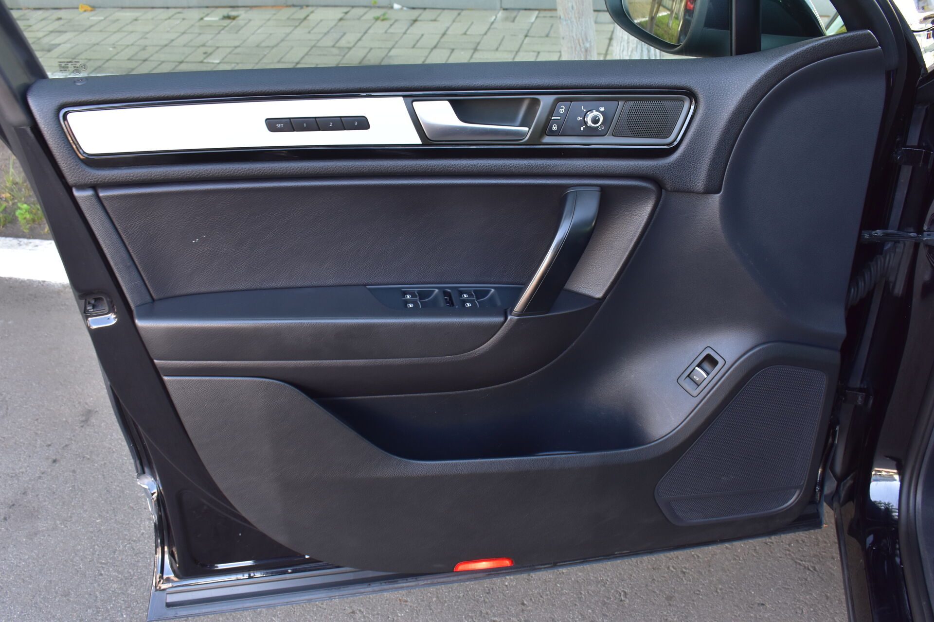 Volkswagen Touareg, II 3.6 AT (249 л.с.) 4WD 2011