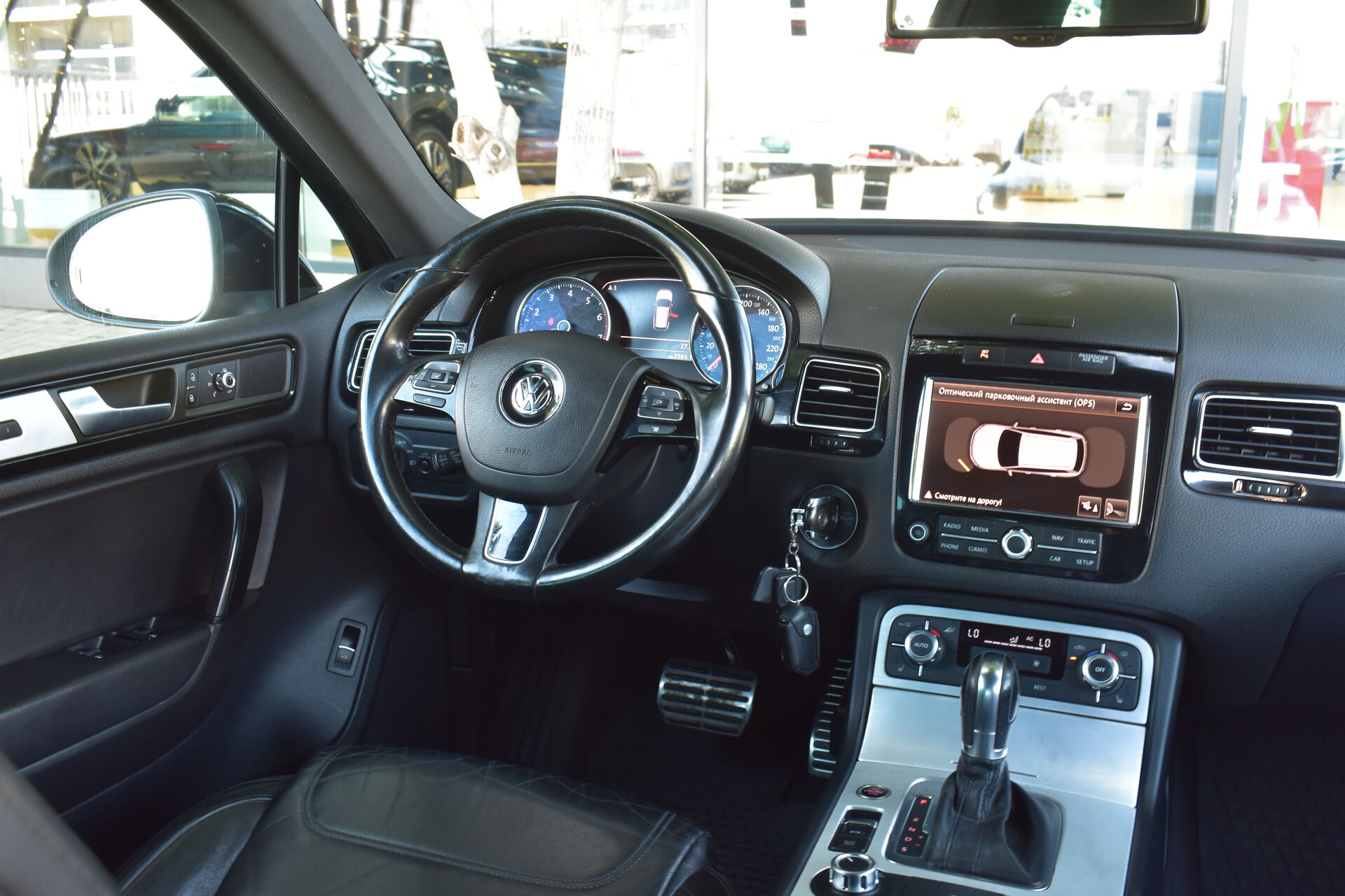 Volkswagen Touareg, II 3.6 AT (249 л.с.) 4WD 2011