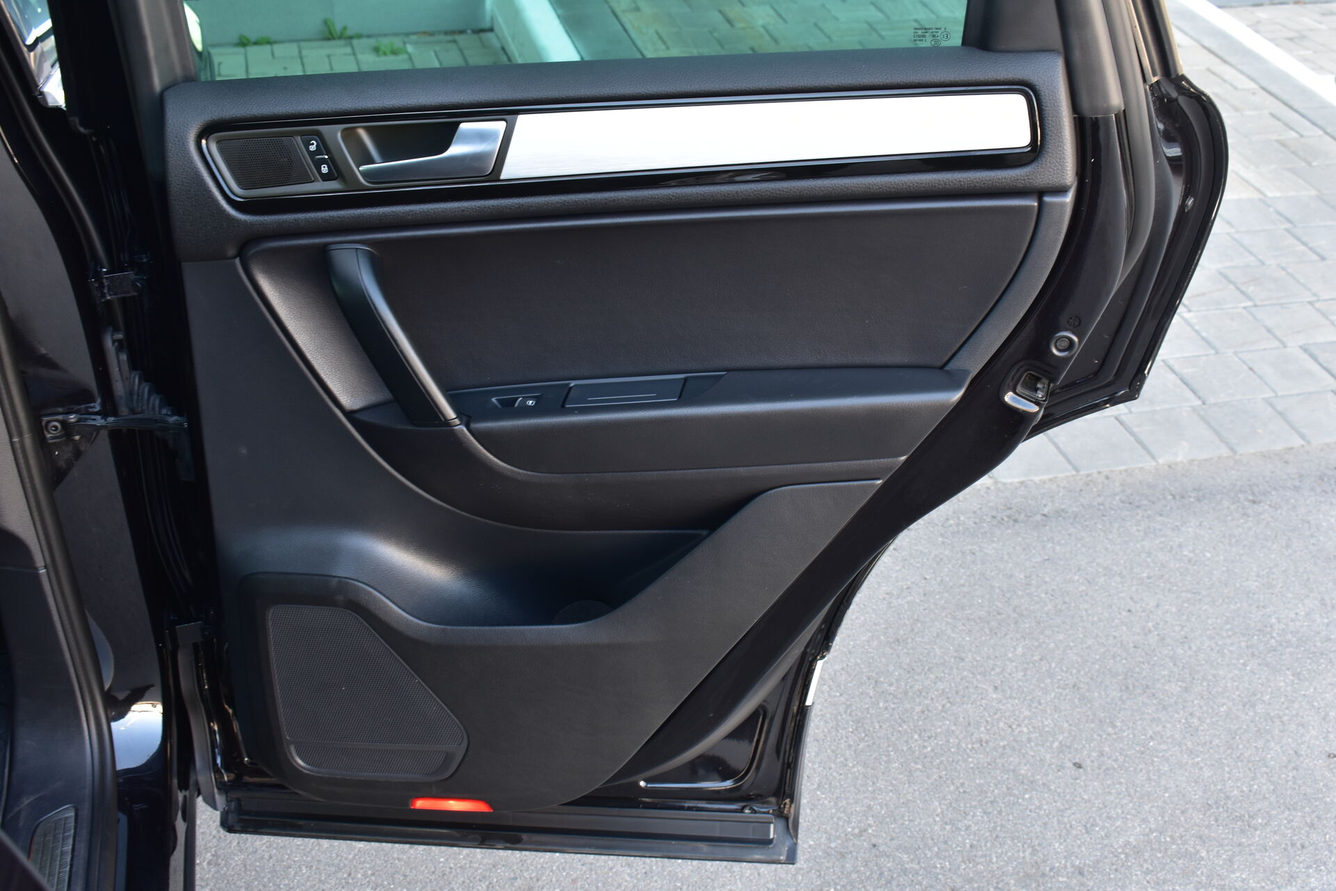 Volkswagen Touareg, II 3.6 AT (249 л.с.) 4WD 2011