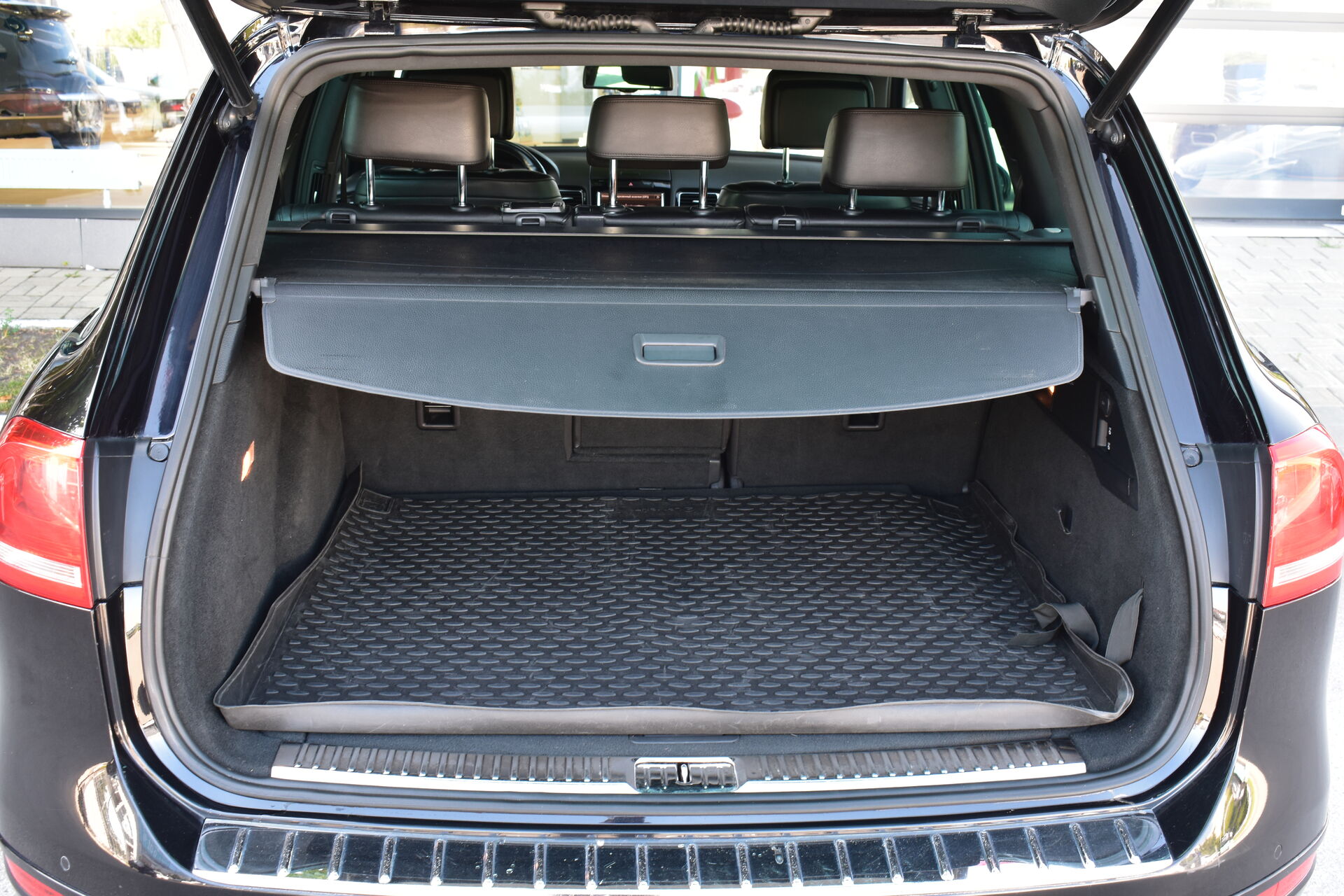 Volkswagen Touareg, II 3.6 AT (249 л.с.) 4WD 2011