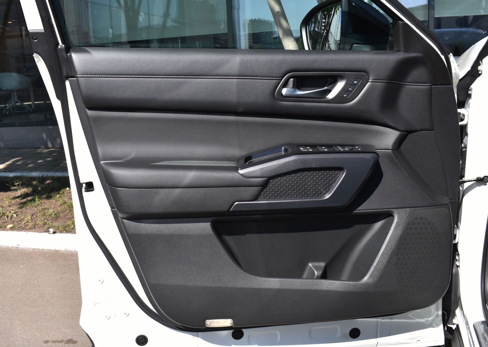 Nissan Pathfinder, V 3.5 AT (275 л.с.) 4WD 2021