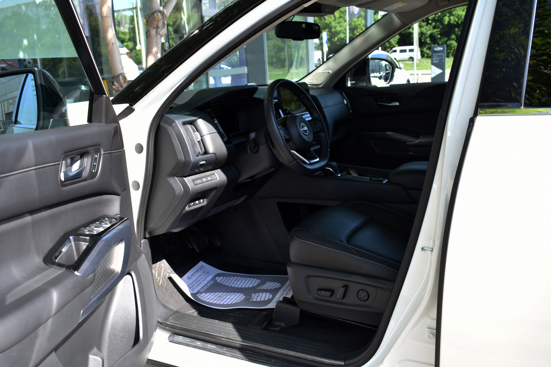 Nissan Pathfinder, V 3.5 AT (275 л.с.) 4WD 2021