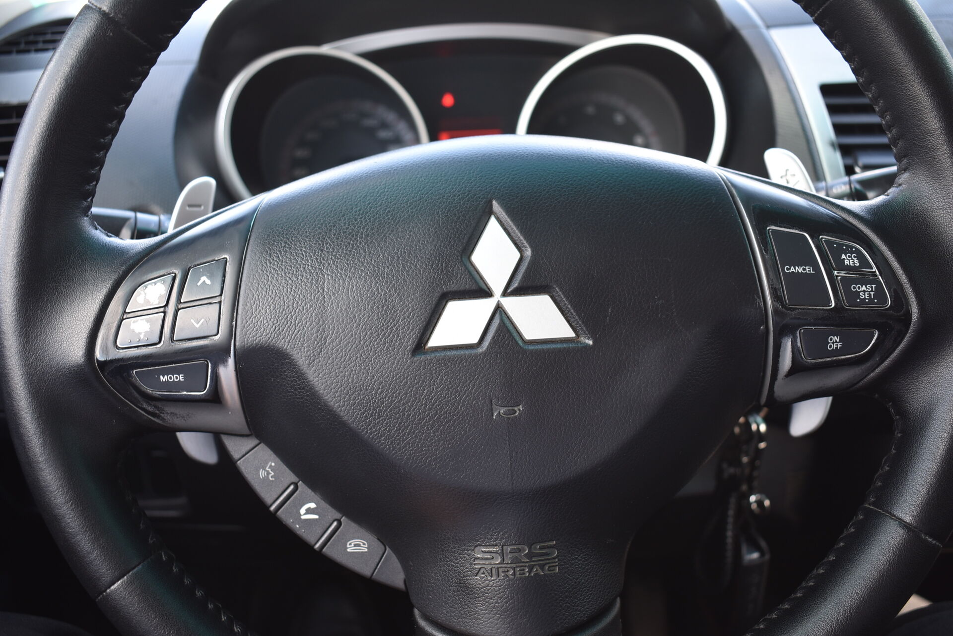 Mitsubishi Outlander, II 2.4 CVT (170 л.с.) 4WD 2007