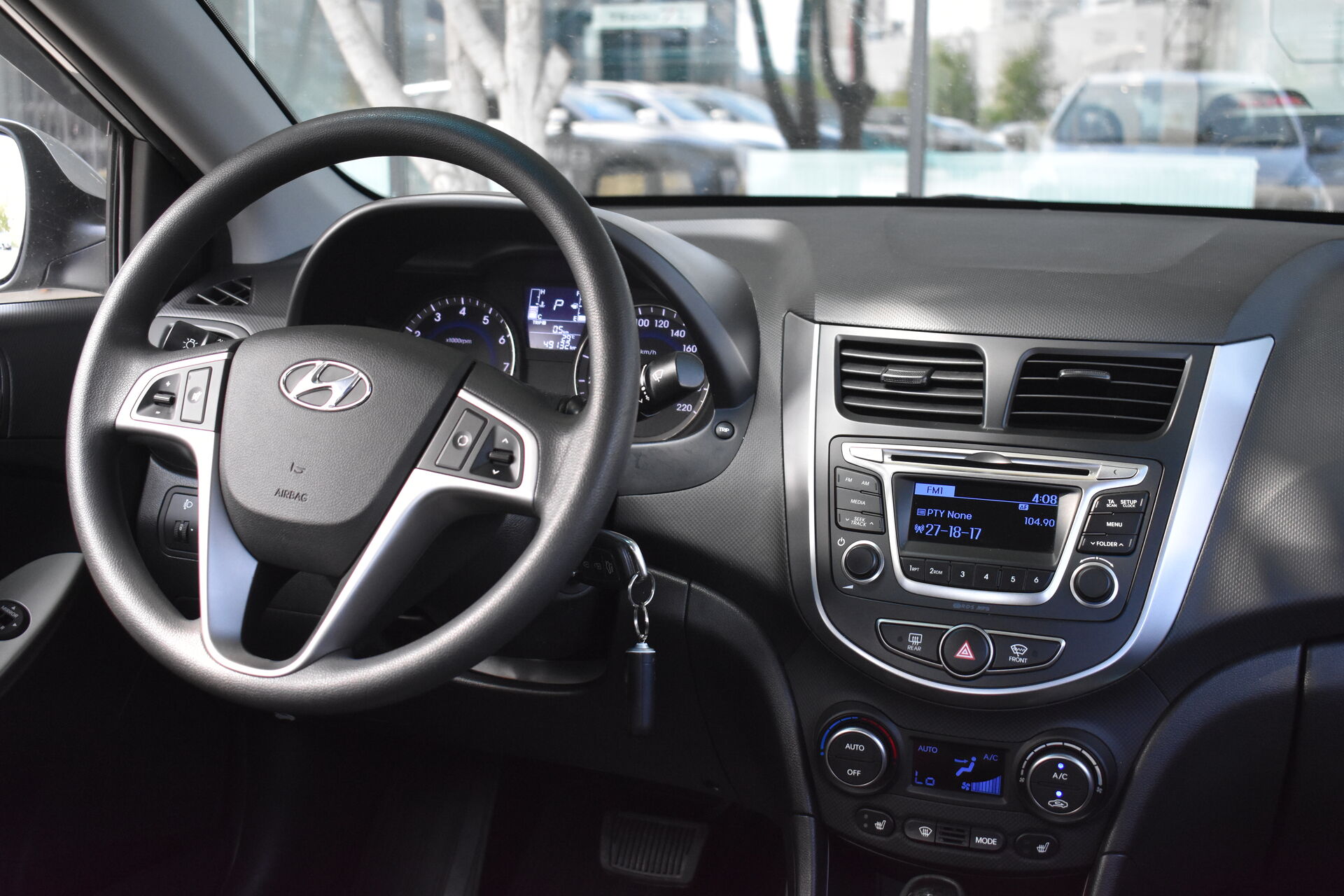 Hyundai Solaris, I Рестайлинг 1.6 AT (123 л.с.) 2016