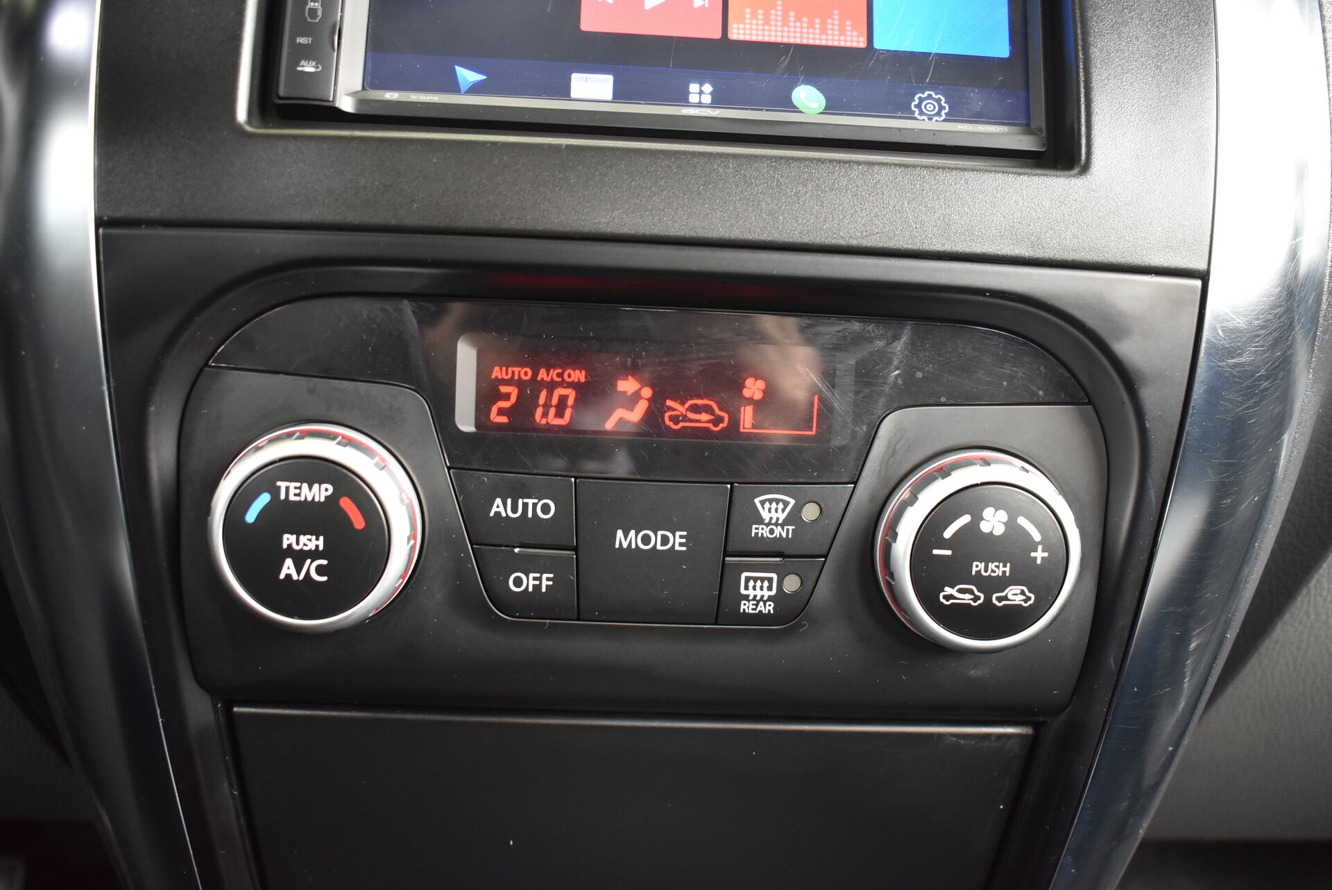 Suzuki SX4, I (Classic) Рестайлинг 1.6 AT (112 л.с.) 2011