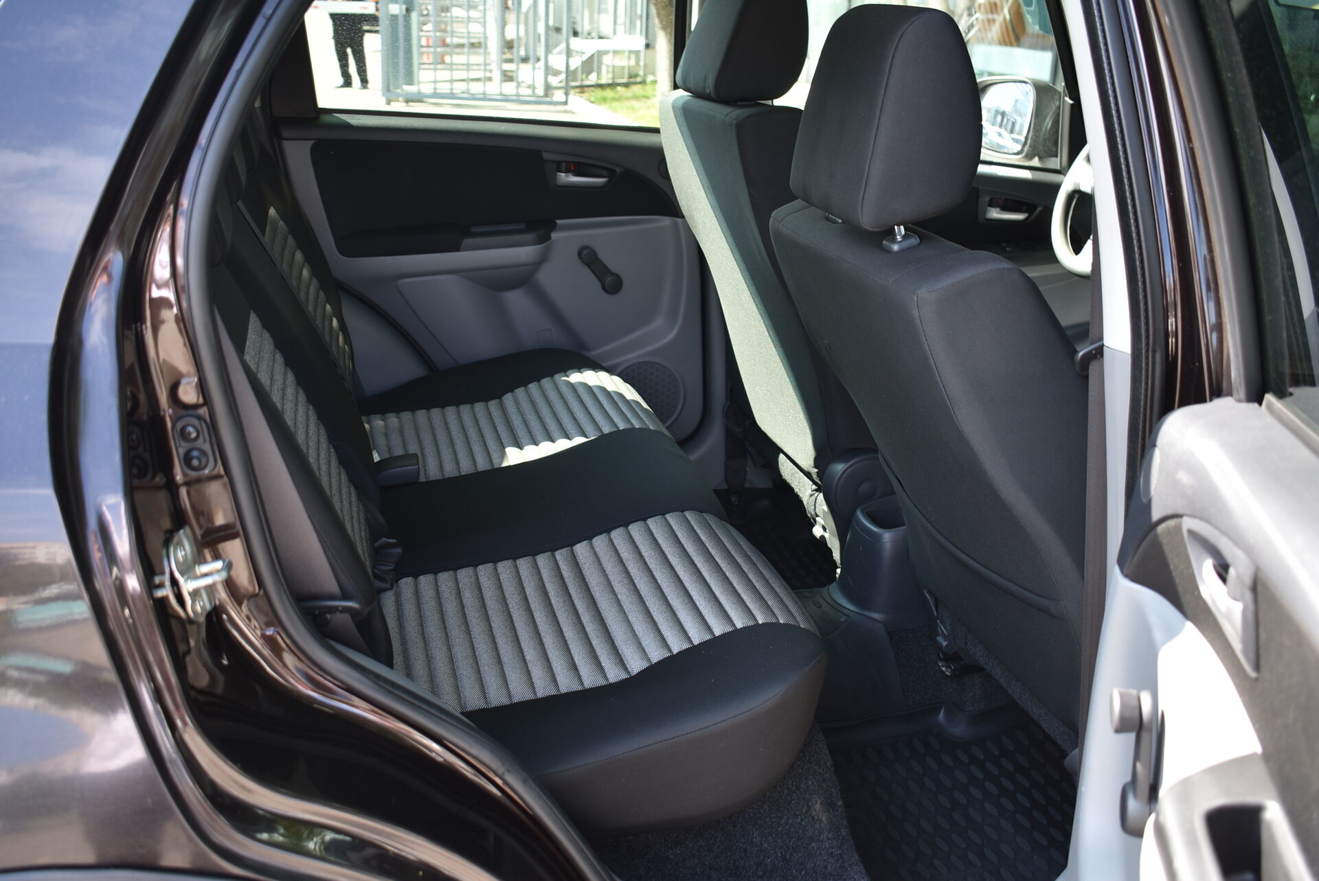 Suzuki SX4, I (Classic) Рестайлинг 1.6 AT (112 л.с.) 4WD 2013