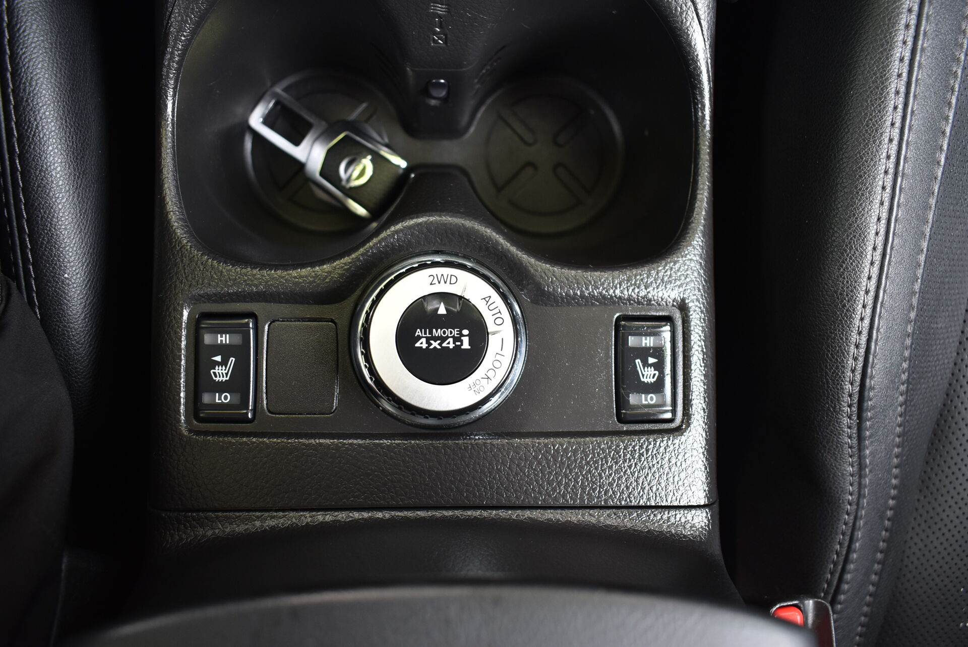 Nissan Qashqai, II 2.0 CVT (144 л.с.) 4WD 2014