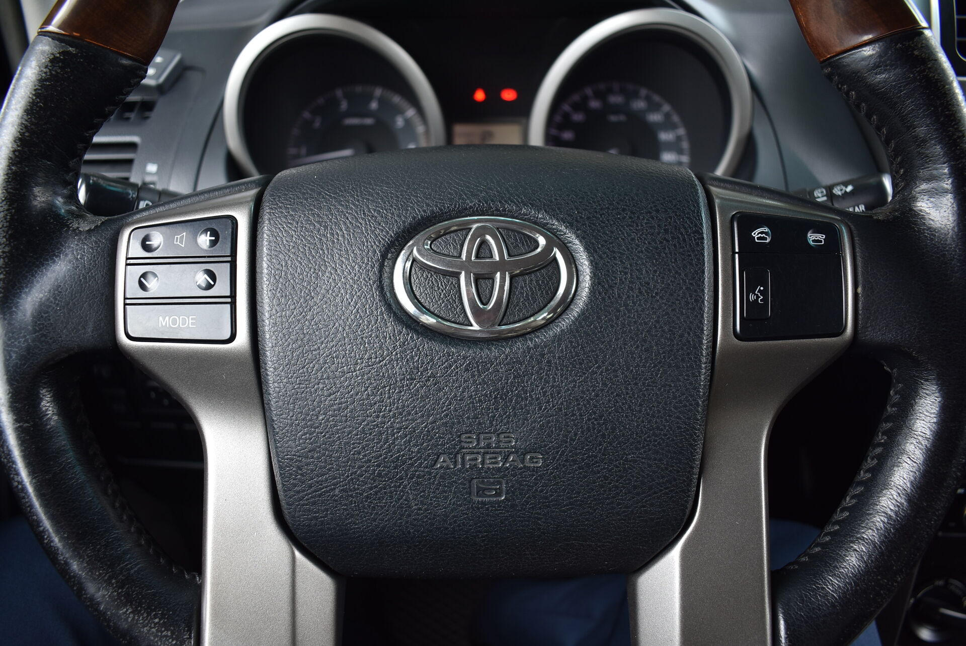 Toyota Land Cruiser Prado, 150 Series 2.7 AT (163 л.с.) 4WD 2013