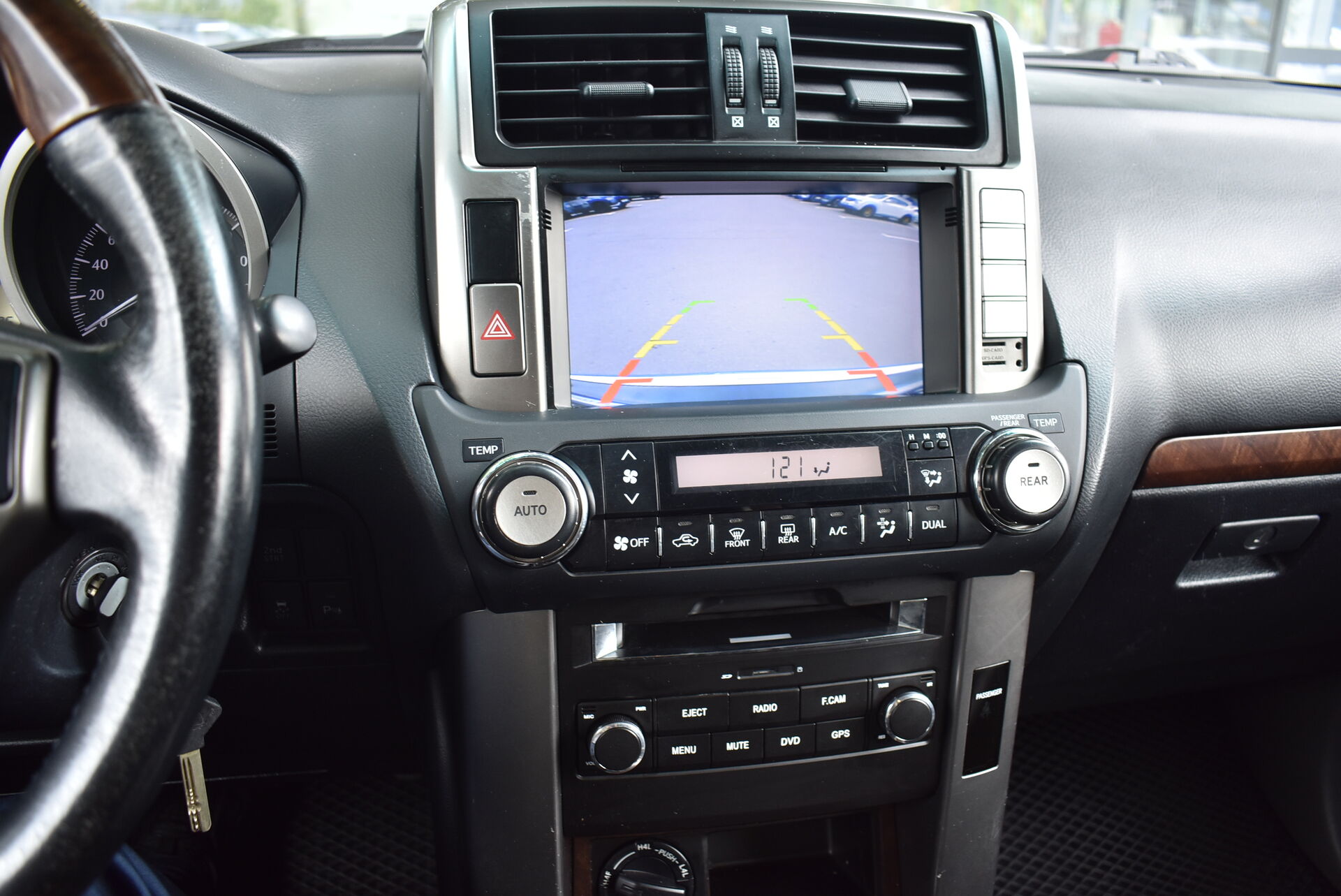 Toyota Land Cruiser Prado, 150 Series 2.7 AT (163 л.с.) 4WD 2013