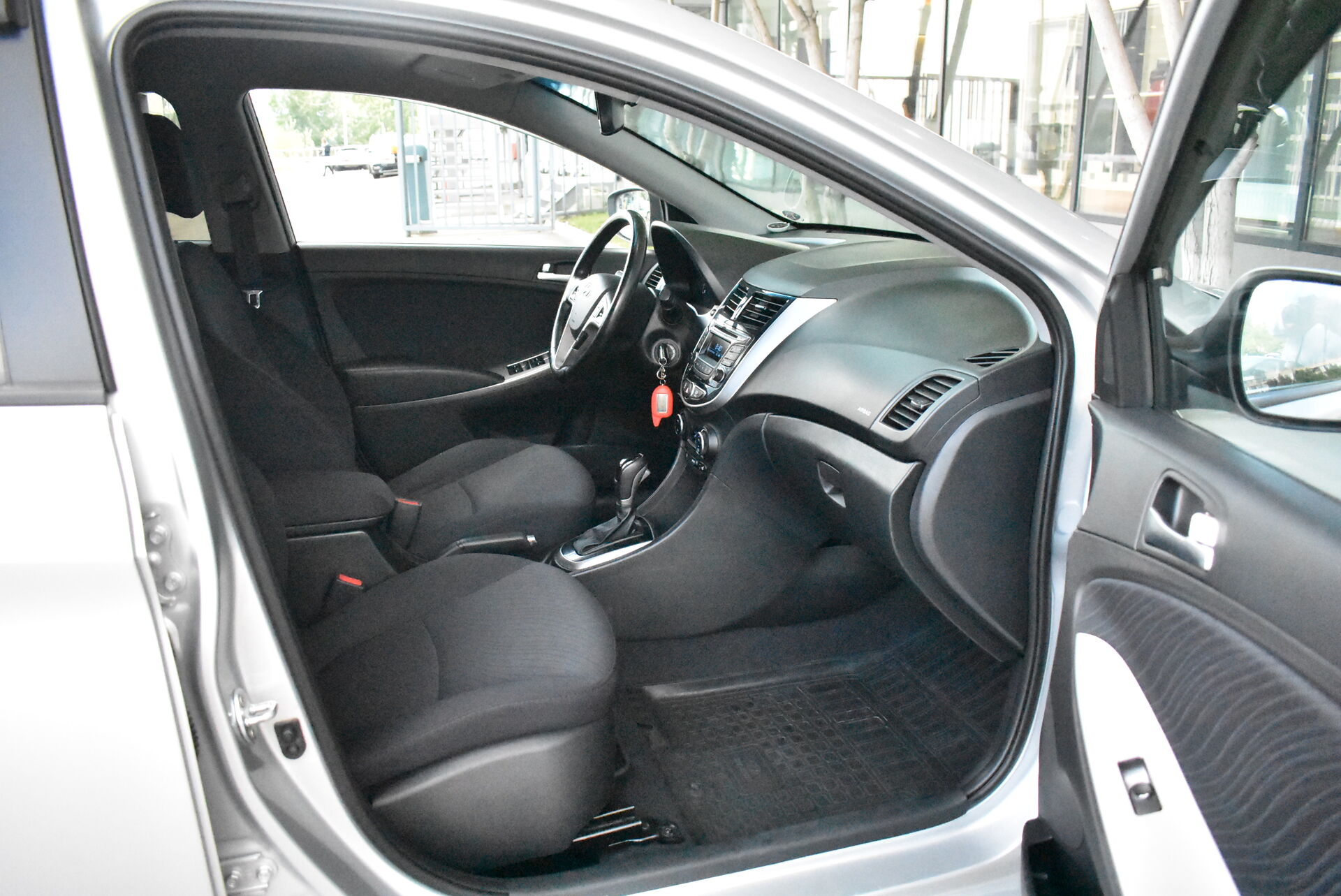 Hyundai Solaris, I Рестайлинг 1.6 AT (123 л.с.) 2016