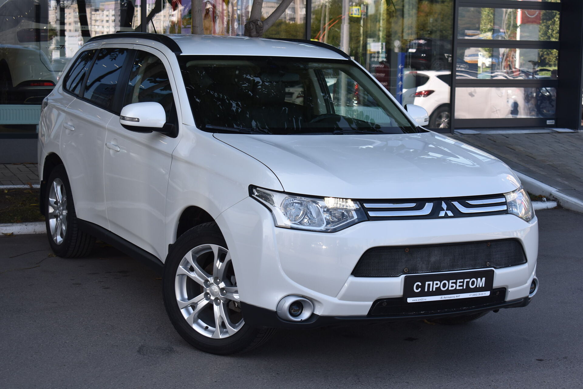 Mitsubishi Outlander, III 2.4 CVT (167 л.с.) 4WD 2013
